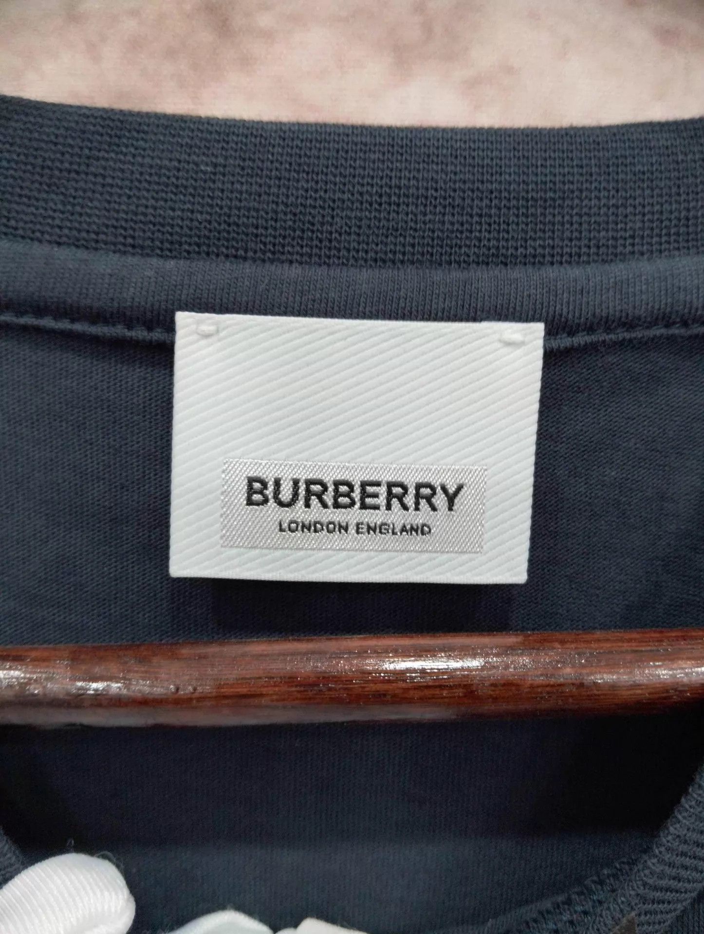 Burberry Burberry Logo Unicorn Print T-shirt 14Y Size XS / US 0-2 / IT 36-38 - 3 Thumbnail