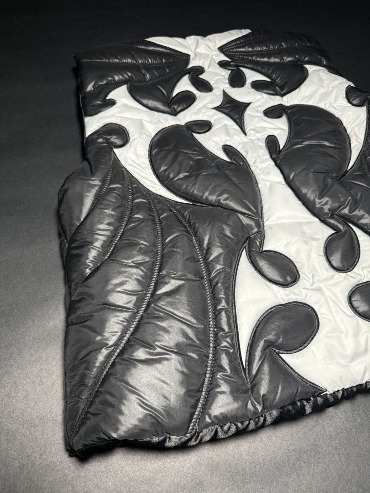 Other Only Curse “Divine” Puffer vest Size US L / EU 52-54 / 3 - 6 Thumbnail