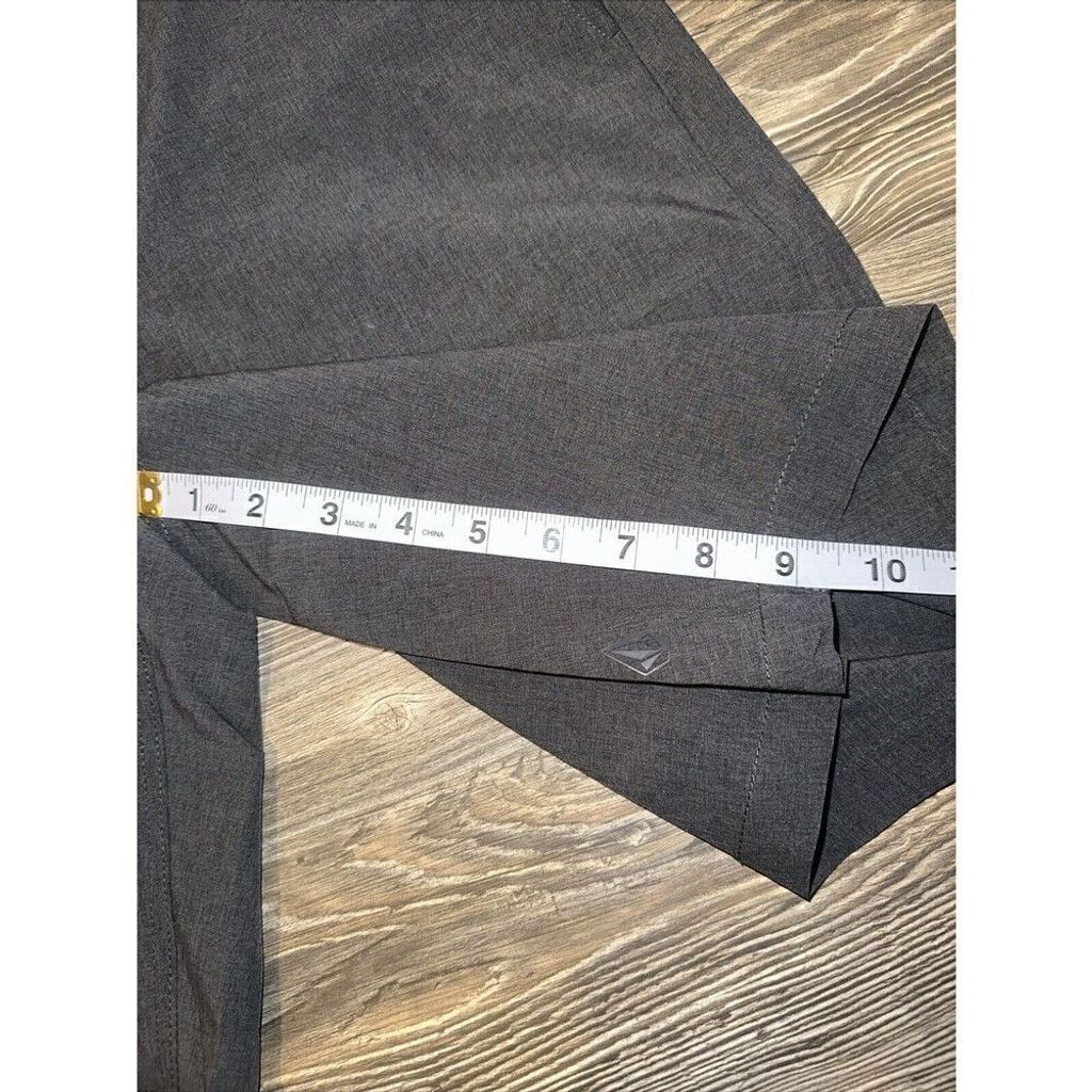 Nordstrom Volcom Men's 4 Way Stretch Shorts. Size 28. Gray. NWOT. Y Size US 28 / EU 44 - 3 Thumbnail