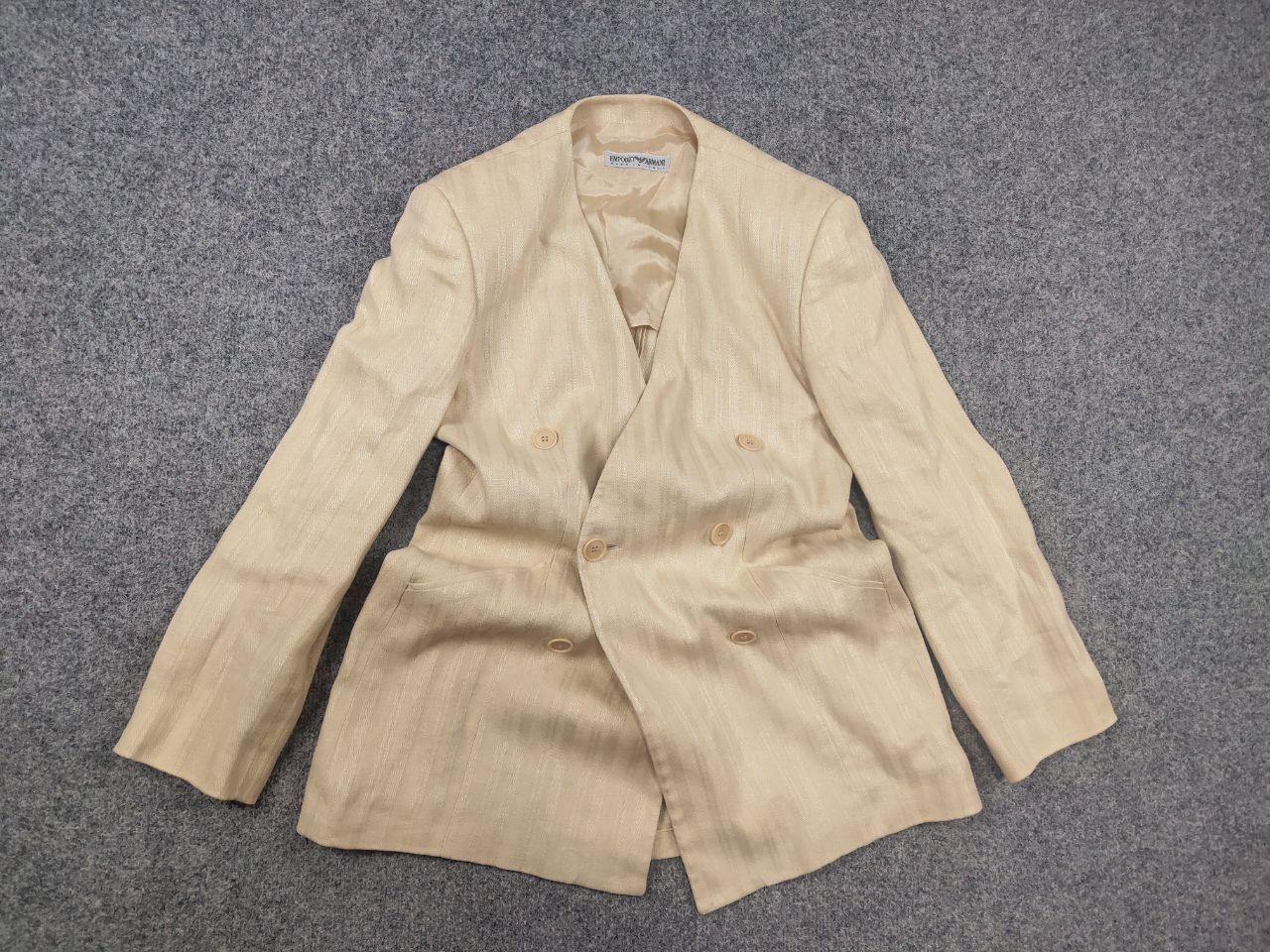 Emporio Armani Vintage Emporio Armani Linen Beige and V-neck Blazed Jacket Size M / US 6-8 / IT 42-44 - 3 Thumbnail