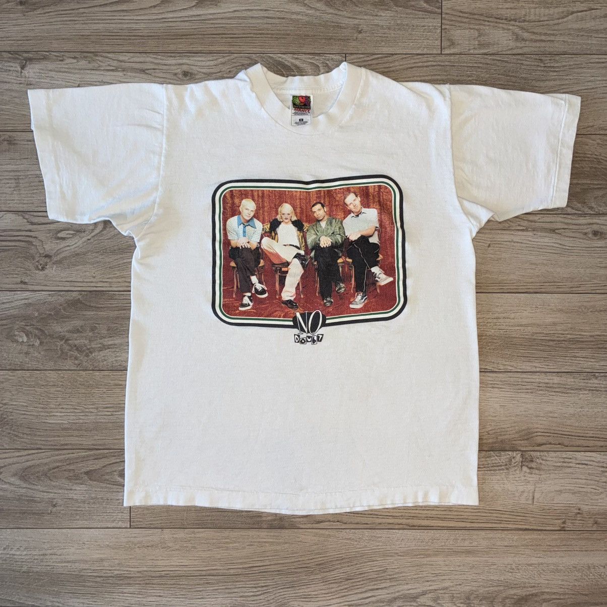Fruit Of The Loom 90s No Doubt Tragic Kingdom band tee Size US M / EU 48-50 / 2 - 1 Thumbnail