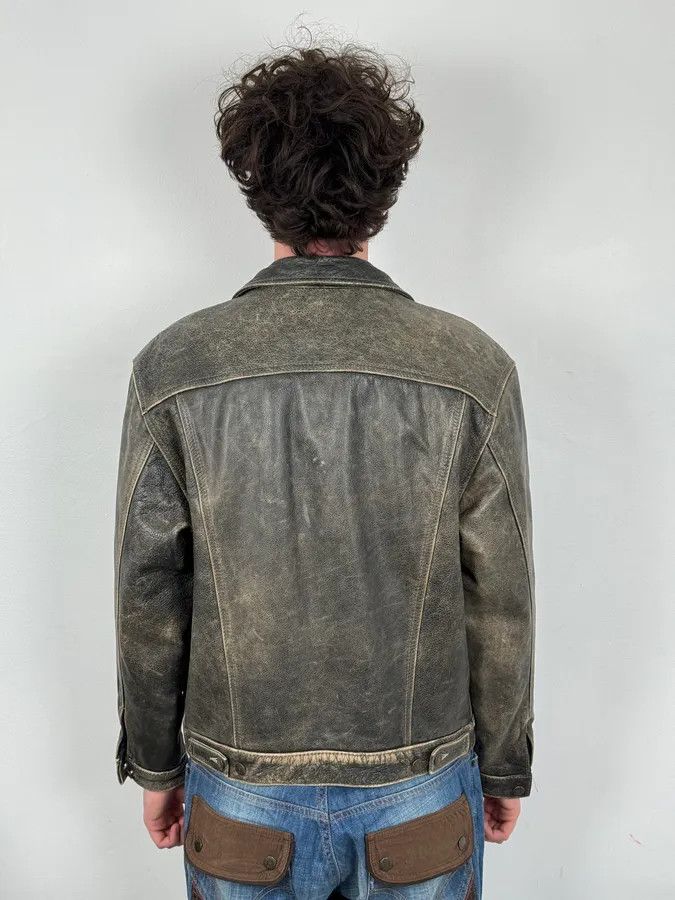 Levi's 1990s Levi’s Grey Eroded Leather Buttoned Trucker Jacket Size US M / EU 48-50 / 2 - 3 Thumbnail
