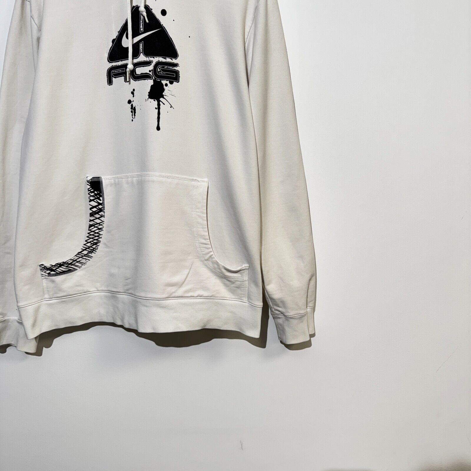 Vintage Vintage 90s Nike ACG Unisex White Cotton Hoodie Size L Size US L / EU 52-54 / 3 - 3 Thumbnail