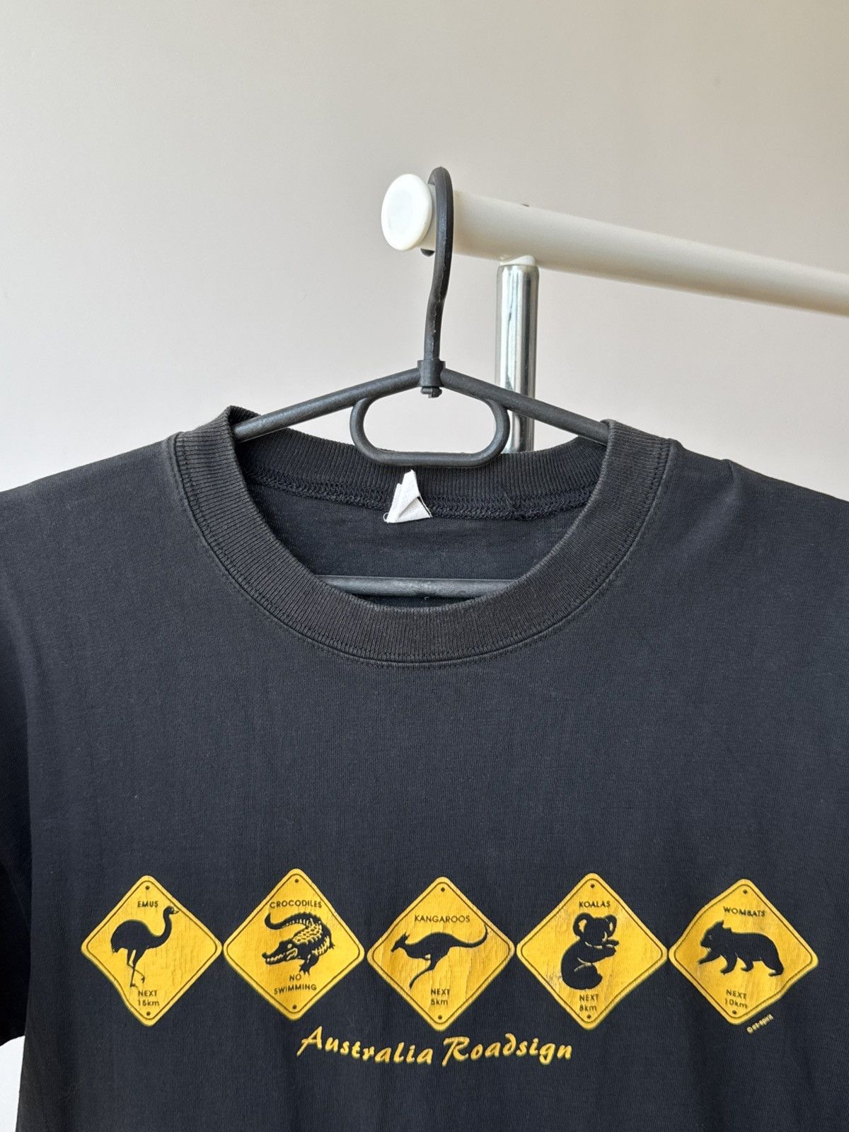 Vintage Vintage Australia Roadsign Single Stitch T-shirt Size US XL / EU 56 / 4 - 3 Thumbnail