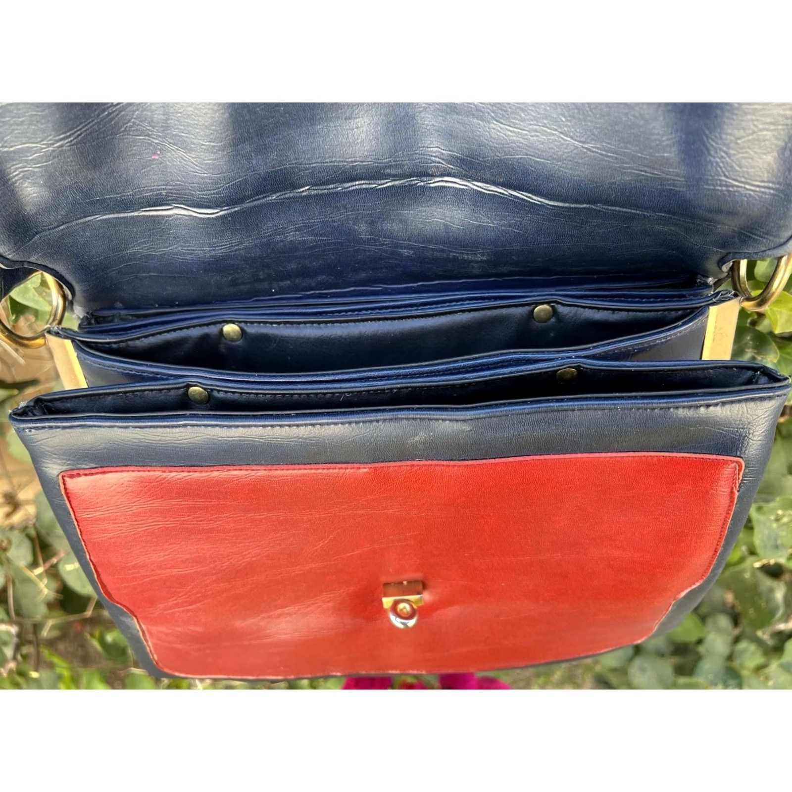 Vintage VINTAGE 60s 70s Mod Shoulder Bag Purse Red Blue Organizer Gold Tone Turn Lock Ila Of California Size ONE SIZE - 7 Thumbnail