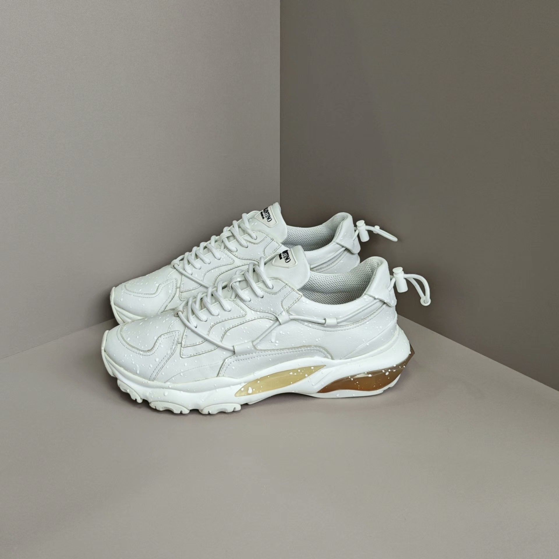Valentino Valentino Casual Lowtop Sneakers 9 Men Size US 9 / EU 42 - 1 Thumbnail
