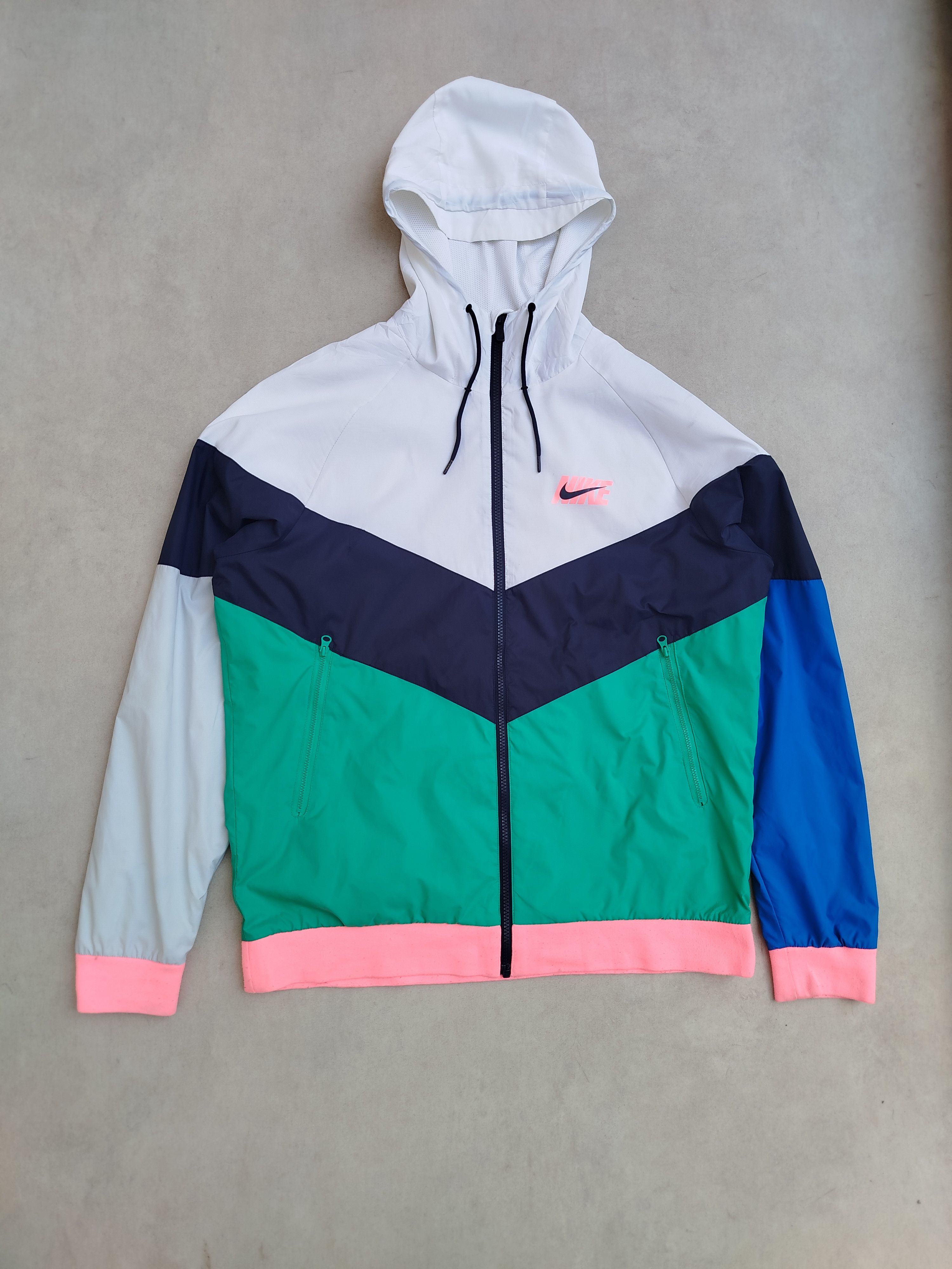 Nike Nike Sportswear Windrunner Jacket AJ1396-100 Size US L / EU 52-54 / 3 - 1 Thumbnail