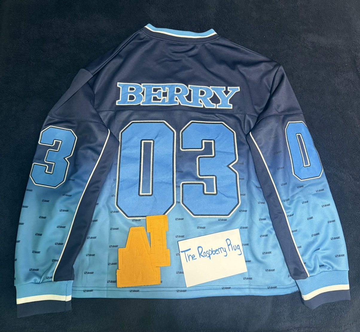 The GV Gallery Raspberry Hills / The Gv Gallery Berry 03 Jersey Size US M / EU 48-50 / 2 - 3 Thumbnail