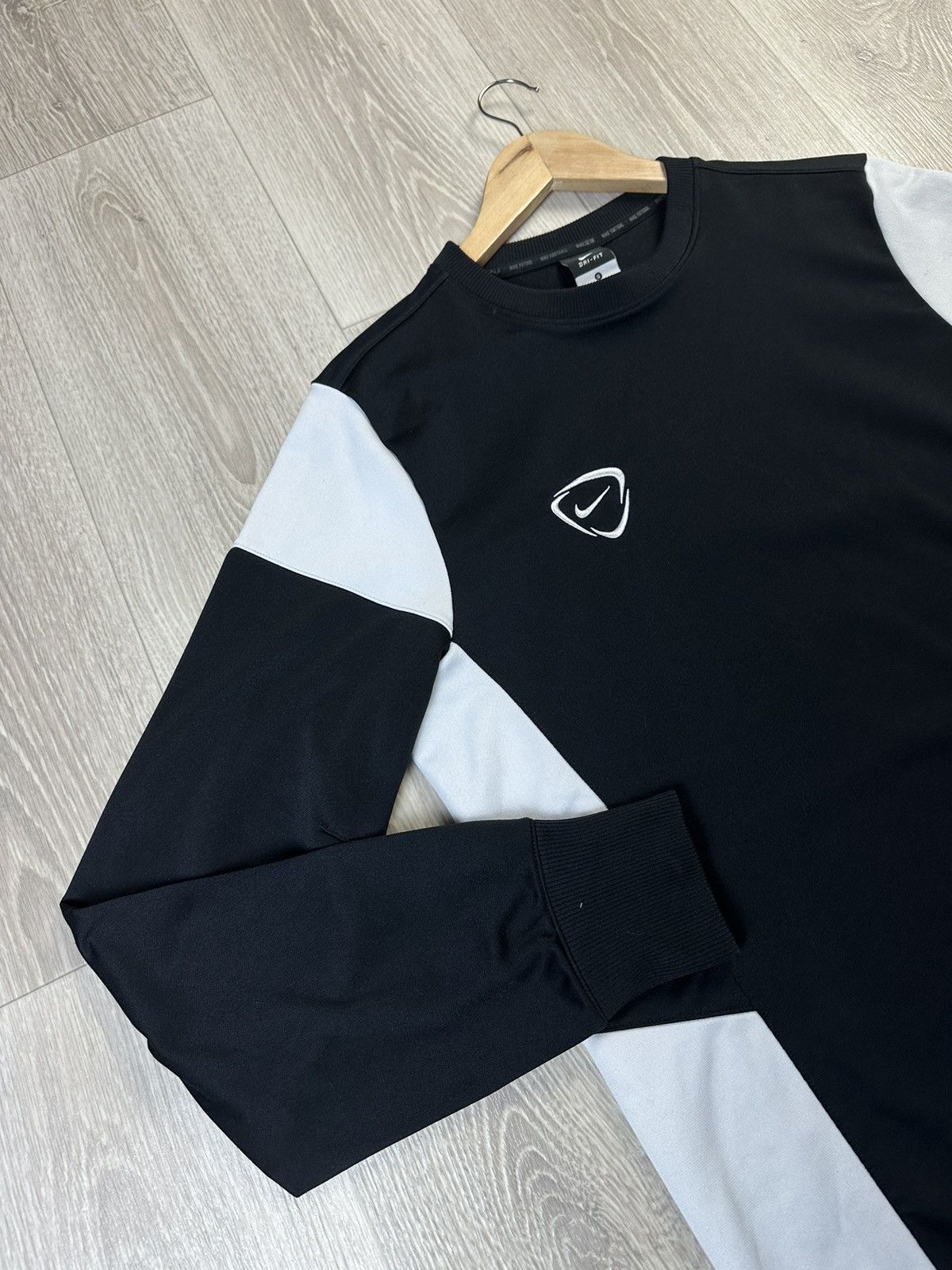 Nike × Vintage Nike Vintage Y2K Sweatshirt Size S Size US S / EU 44-46 / 1 - 4 Thumbnail