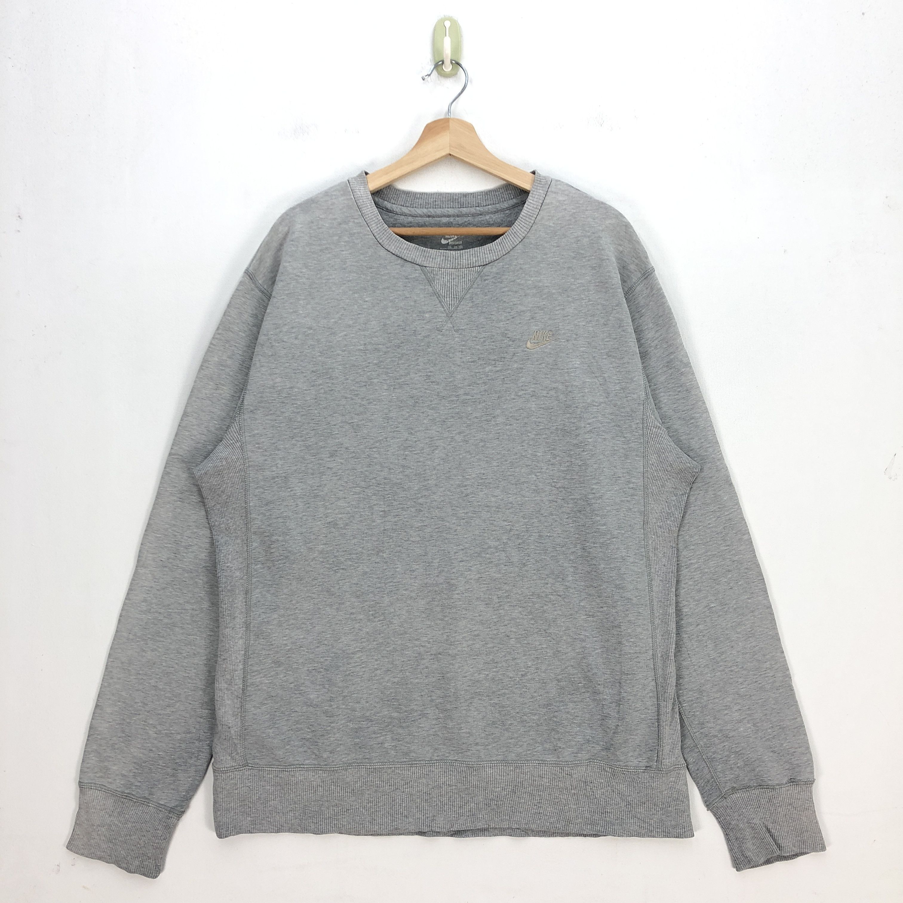 Nike × Vintage Vintage Nike Sweatshirt Nike Swoosh Sweater Jumper Size US L / EU 52-54 / 3 - 1 Thumbnail