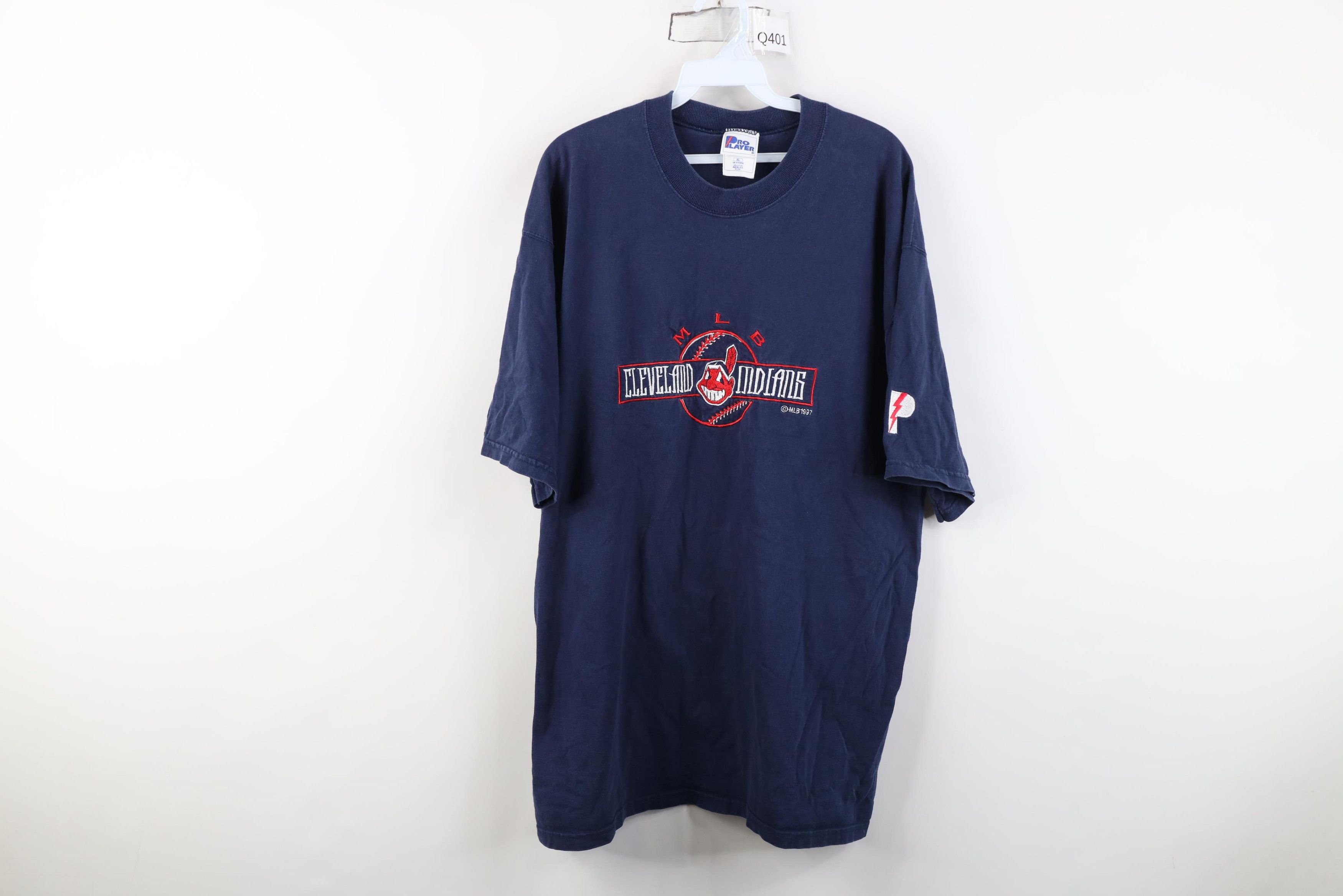 Vintage Vintage 90s Chief Wahoo Cleveland Indians Baseball T-Shirt Size US XL / EU 56 / 4 - 1 Thumbnail