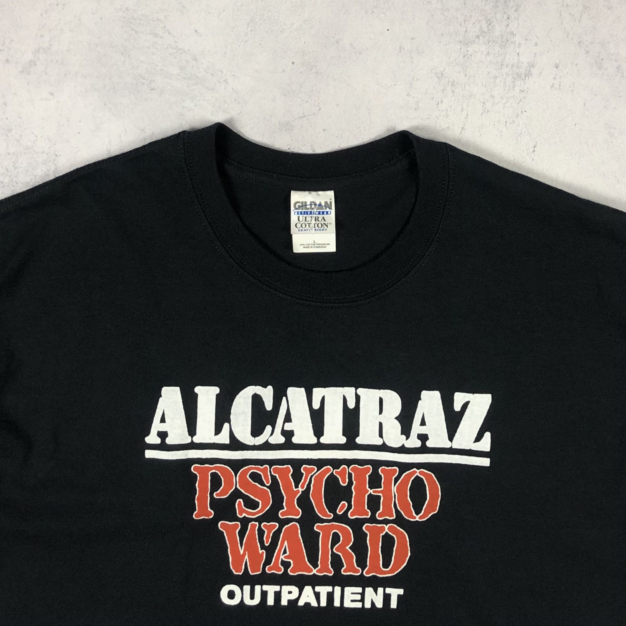 Vintage Vintage Alcatraz Psycho Ward Outpatient Tee Size US L / EU 52-54 / 3 - 7 Thumbnail