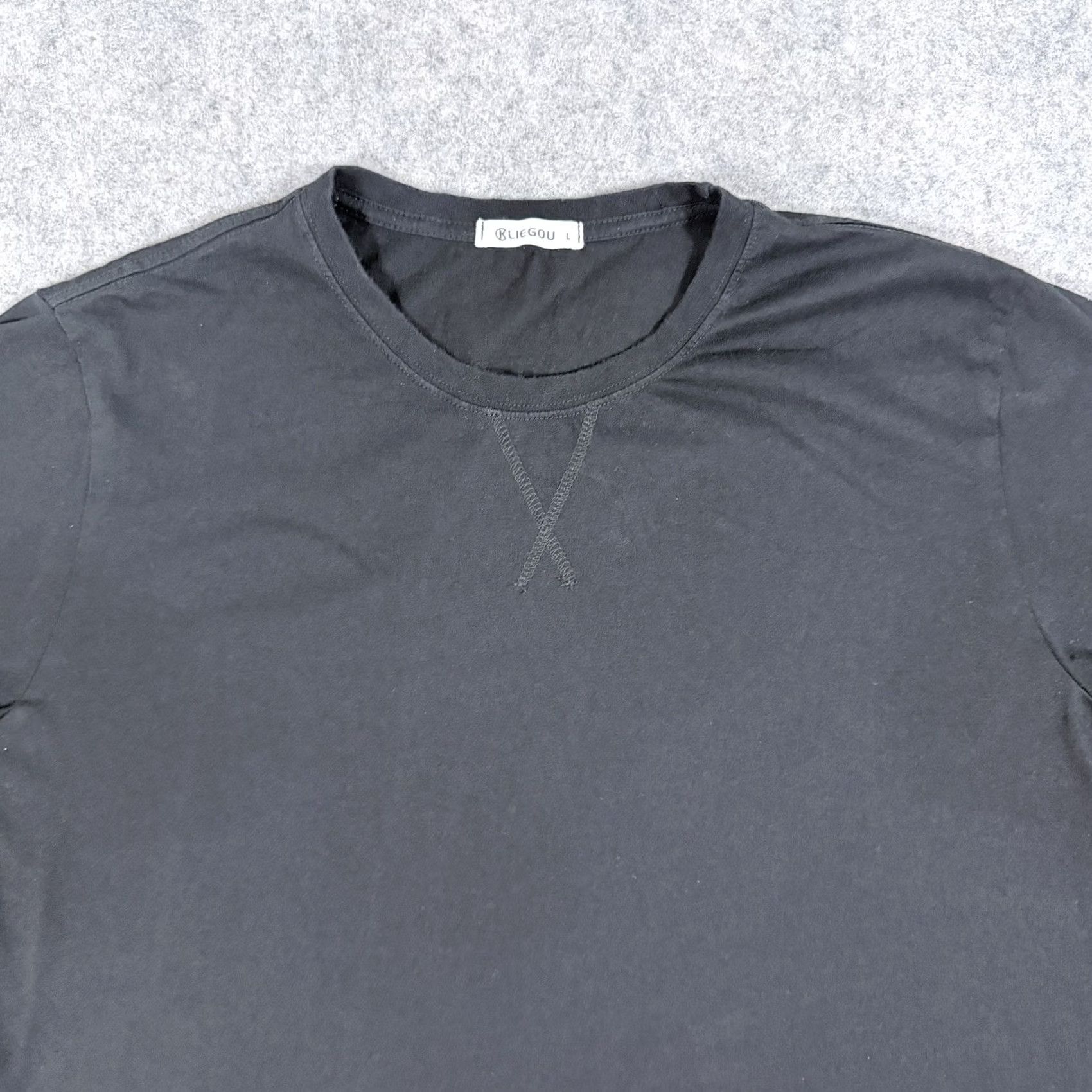 Vintage Kliegou T-Shirt Men's L Black Casual Crew-Neck Short Sleeve Pullover Size L Regular Fit Front Length 28 in Chest 45.5 in Graphic? No Pattern Solid Size US L / EU 52-54 / 3 - 3 Thumbnail
