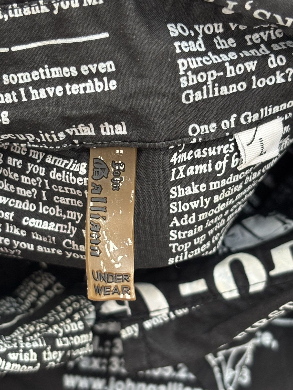 John Galliano Gazette Print Shirt Size US L / EU 52-54 / 3 - 7 Thumbnail