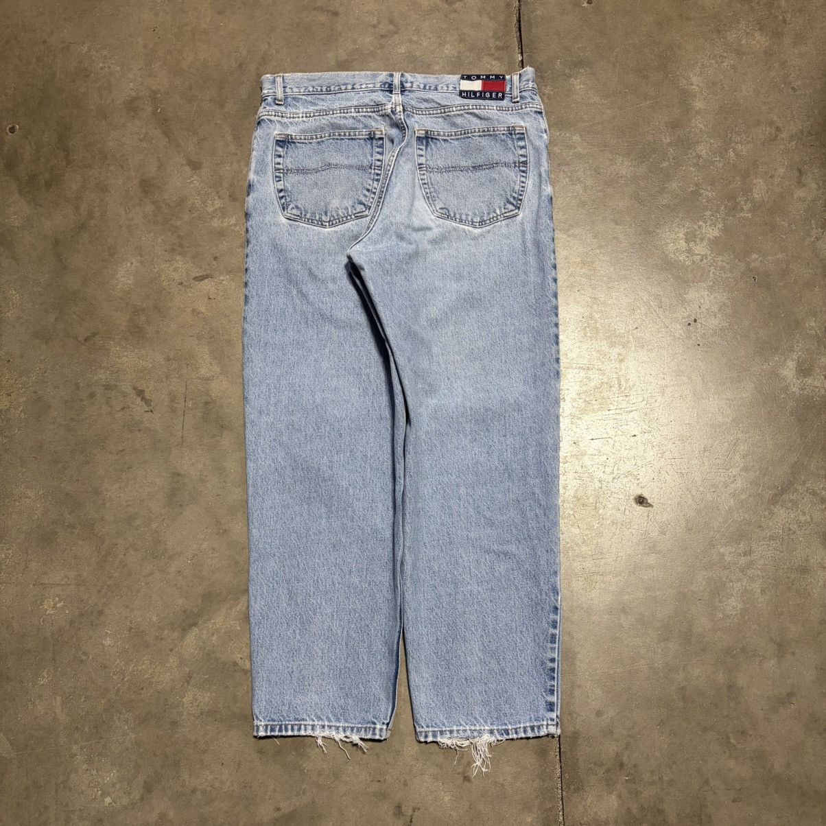 Tommy Hilfiger Vintage Tommy Hilfiger Baggy Denim Jeans Loose Faded 90s USA Size US 36 / EU 52 - 9 Thumbnail