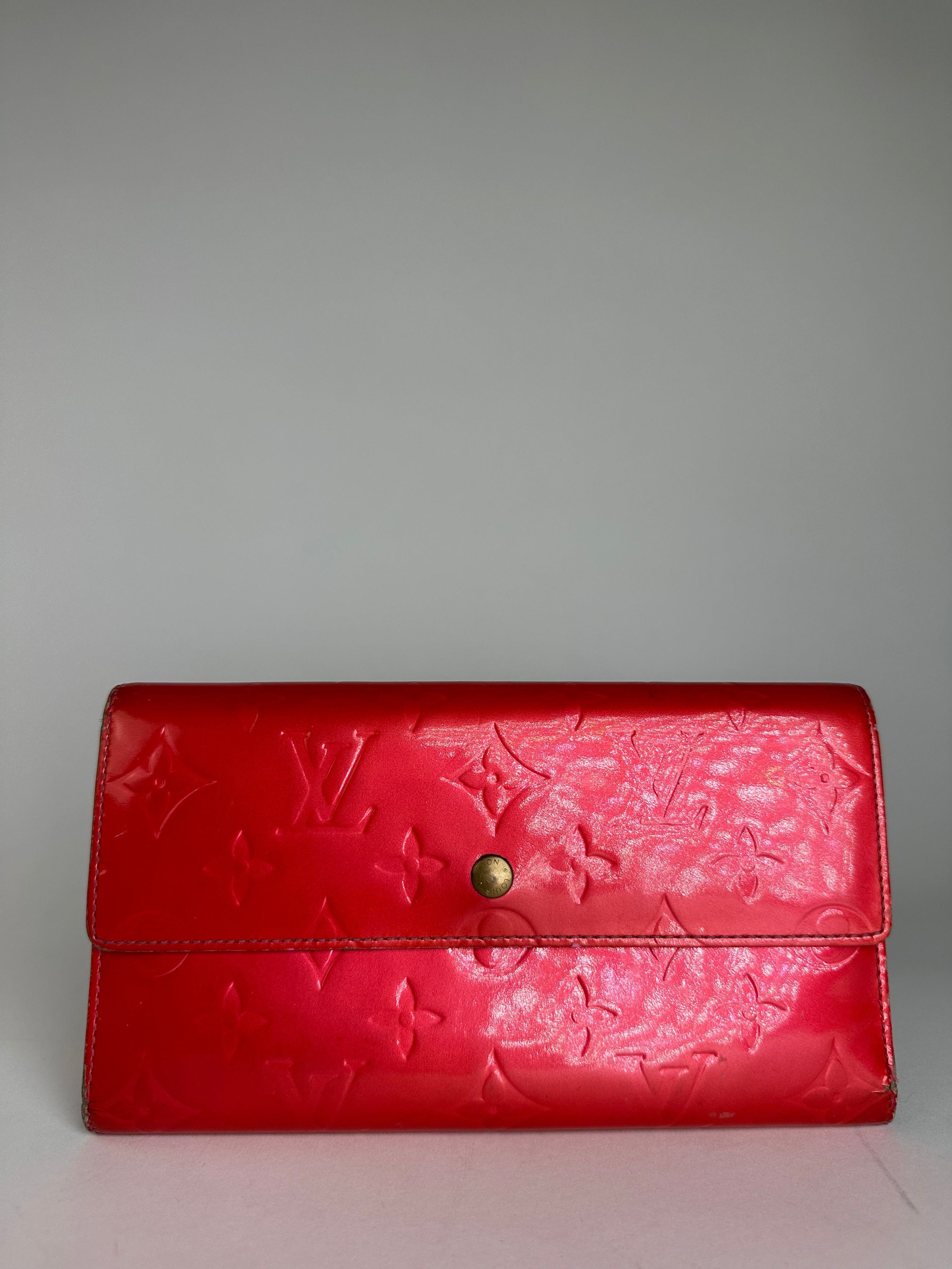 Louis Vuitton Vintage Vernis Monogram Sarah Long Wallet Pomme d'Amour Size ONE SIZE - 1 Thumbnail