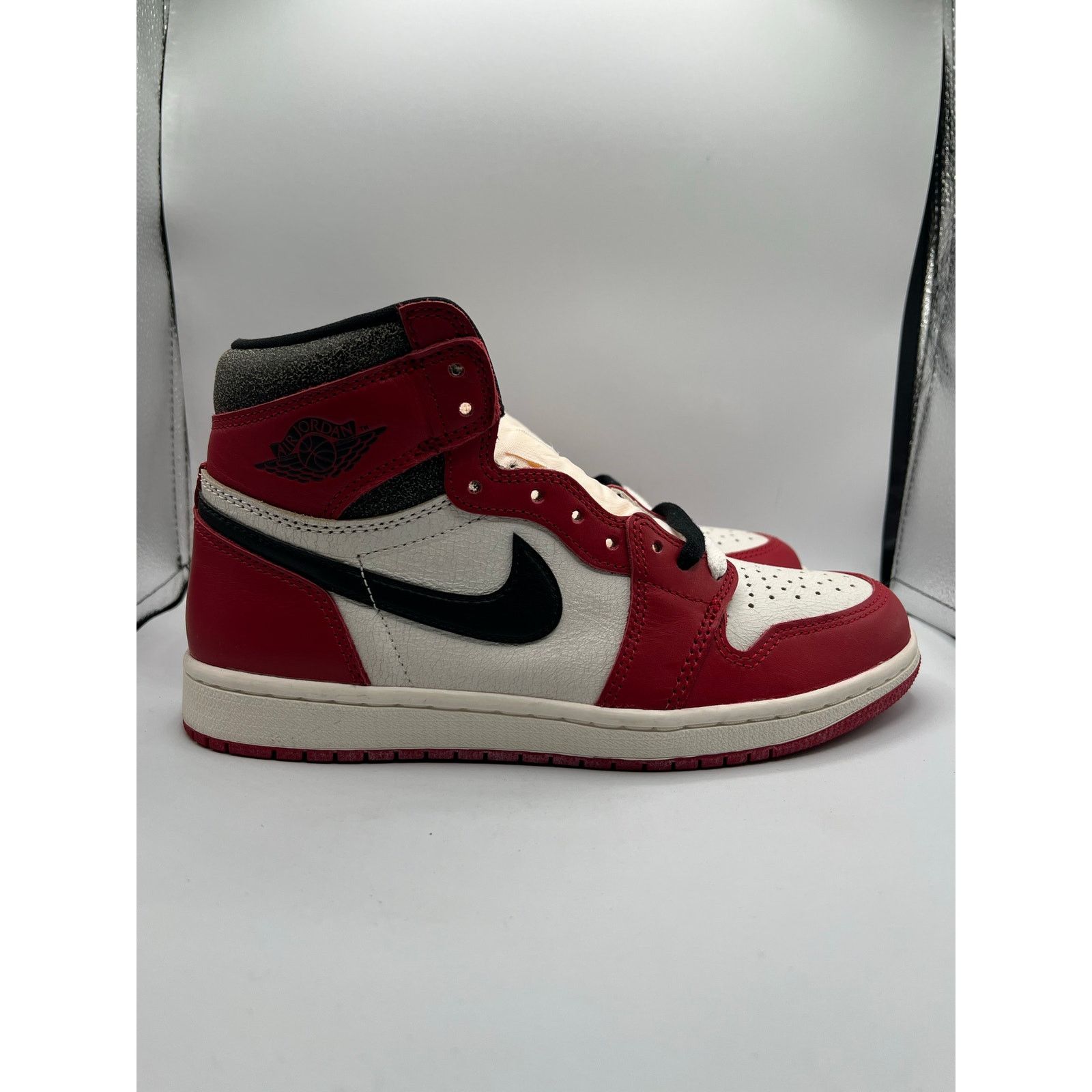 Jordan Brand Air Jordan 1 Retro High OG “Chicago Lost & Found” size 7.5 Size US 7.5 / EU 40-41 - 3 Thumbnail