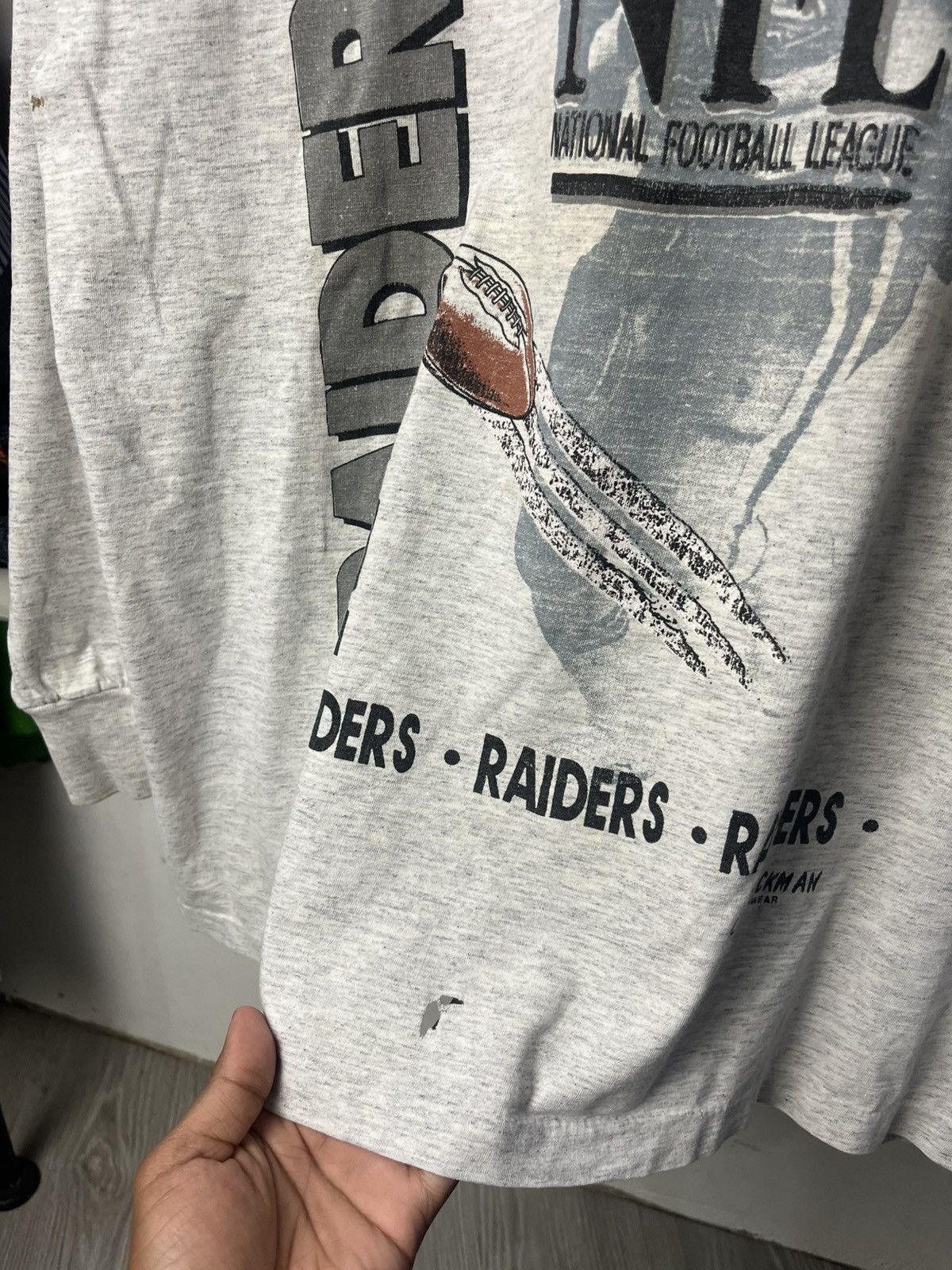 NHL 90s NHL Raiders vintage tee Size US M / EU 48-50 / 2 - 5 Thumbnail