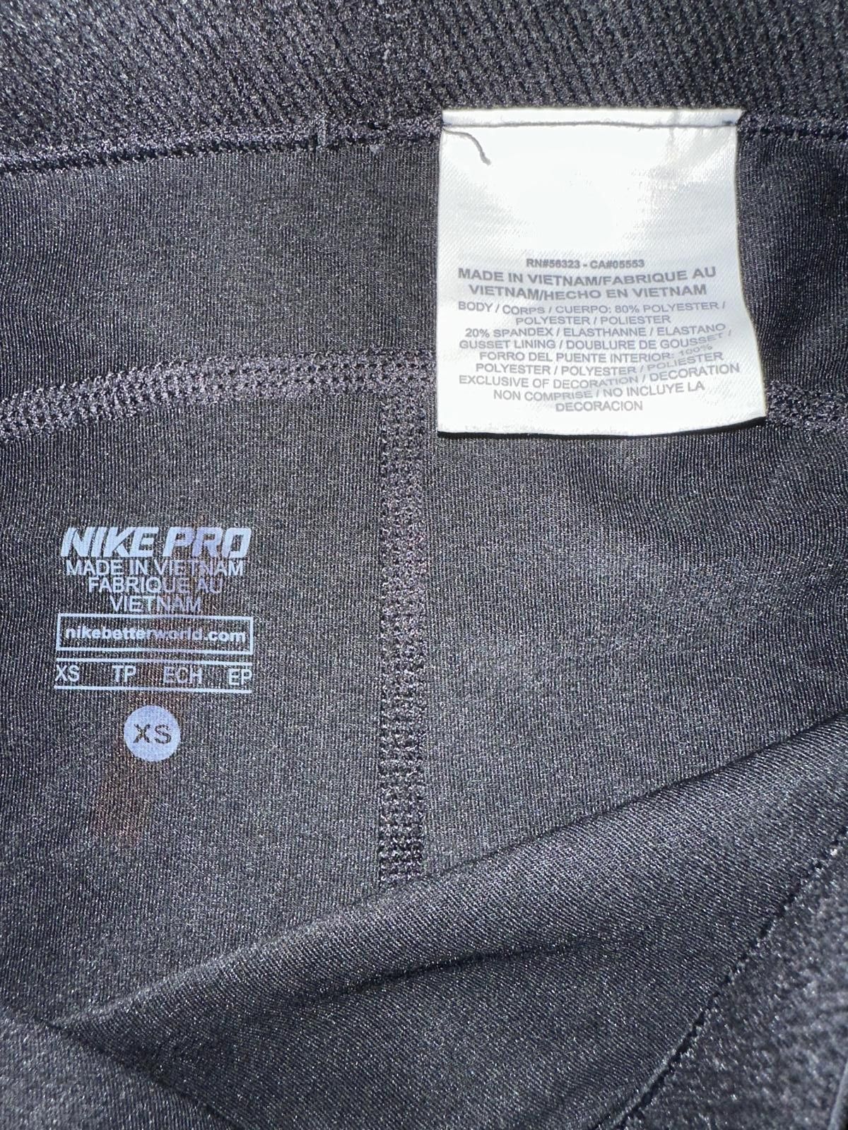 Nike Nike Women's 11.0" Compression Yoga/Gym Black Shorts Size 26" / US 2 / IT 38 - 4 Thumbnail