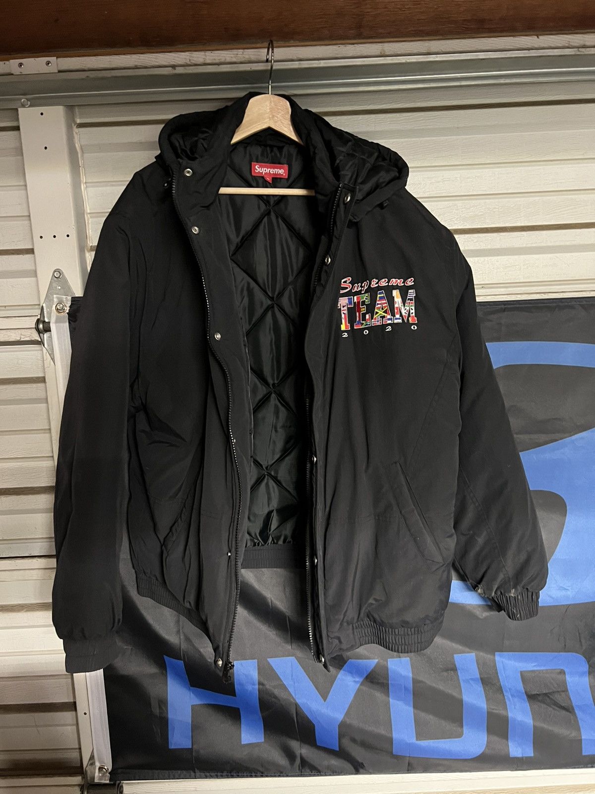 Supreme LIKE NEW SS20 Supreme Team Puffy Jacket XL Size US XL / EU 56 / 4 - 2 Thumbnail