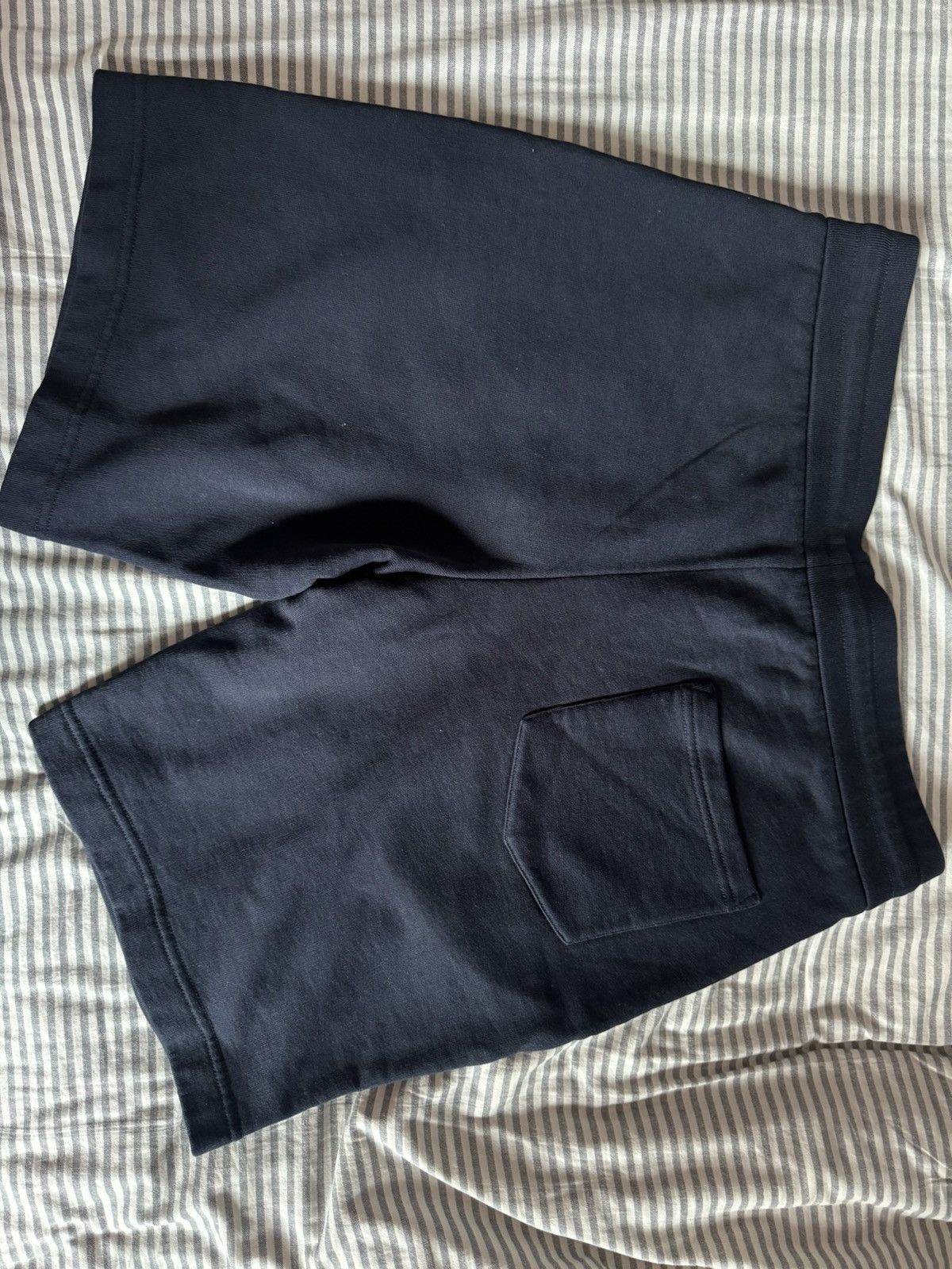 Moncler Moncler logo patch shorts Size US 29 - 2 Thumbnail