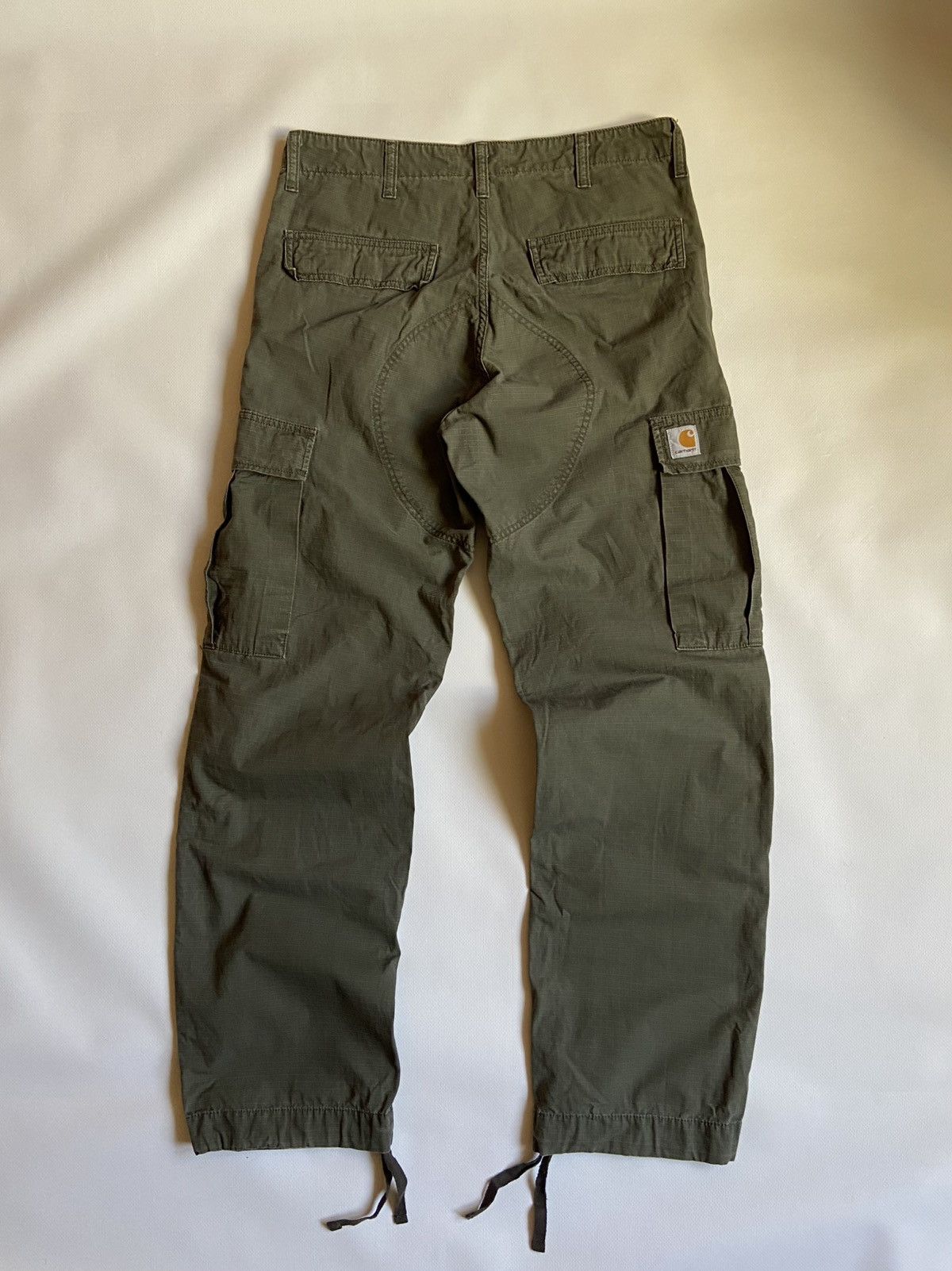 image of Carhartt Wip Cargo Pants in Green, Men's (Size 32)