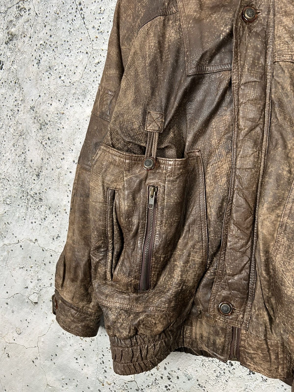 Genuine Leather Vintage Genuine Leather Bomber Jacket Avant Garde 90s Size US S / EU 44-46 / 1 - 4 Thumbnail
