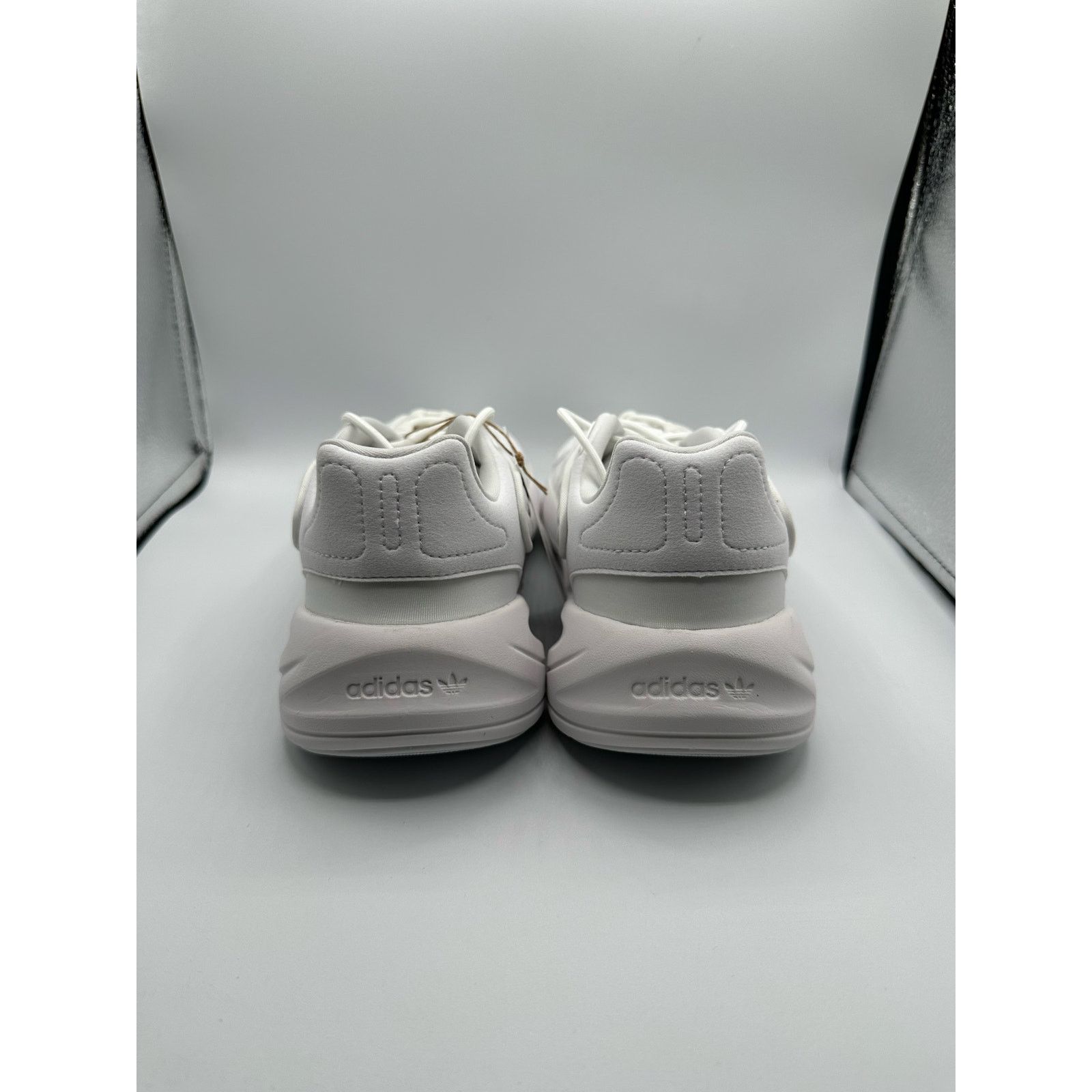 Adidas Adidas Ozelia J “Triple White” size 6.5y Size US 8 / IT 38 - 4 Thumbnail