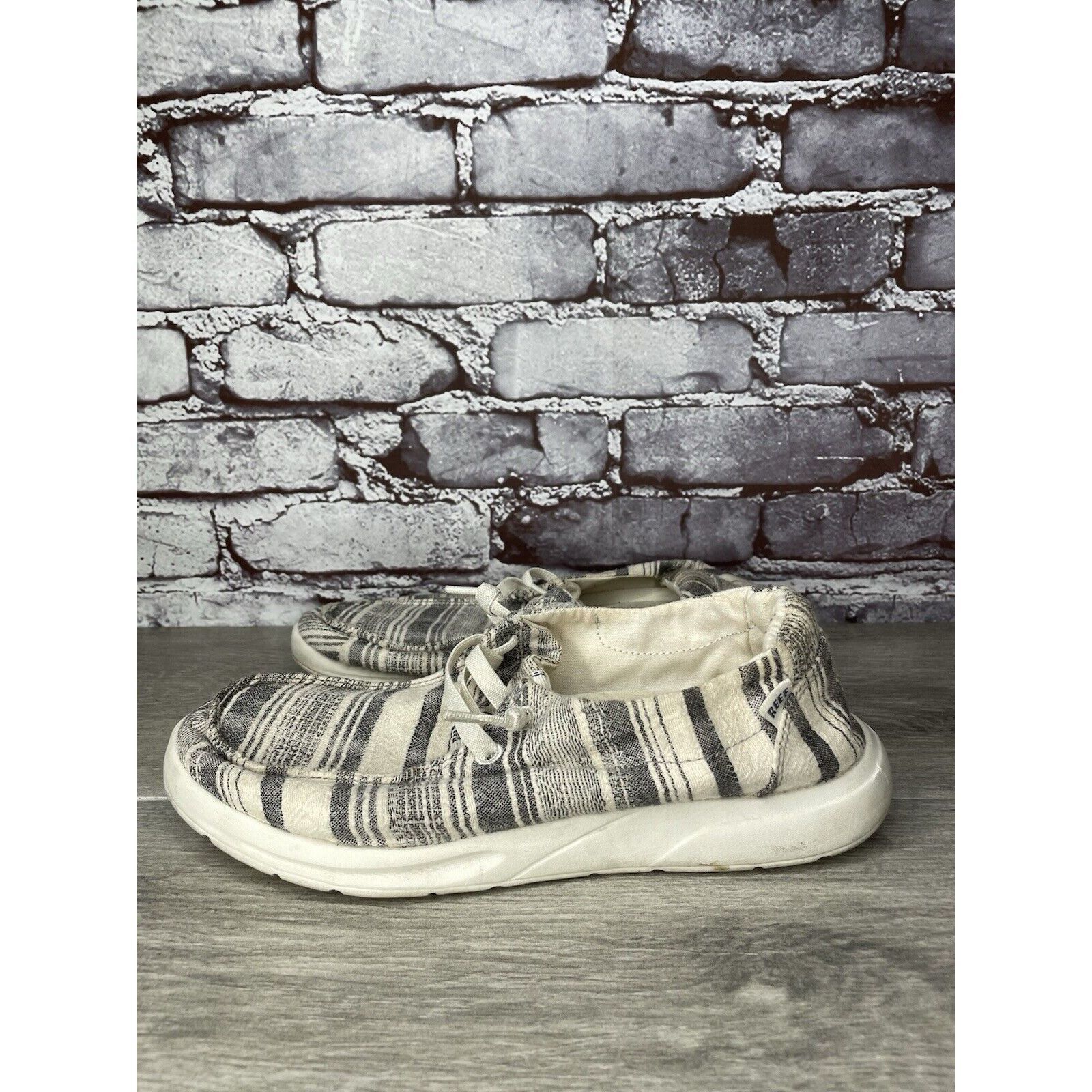REEF Reef Cushion Coast Mid White Fabric Black Lace Up Sneakers W Size US 8.5 / IT 38.5 - 1 Thumbnail