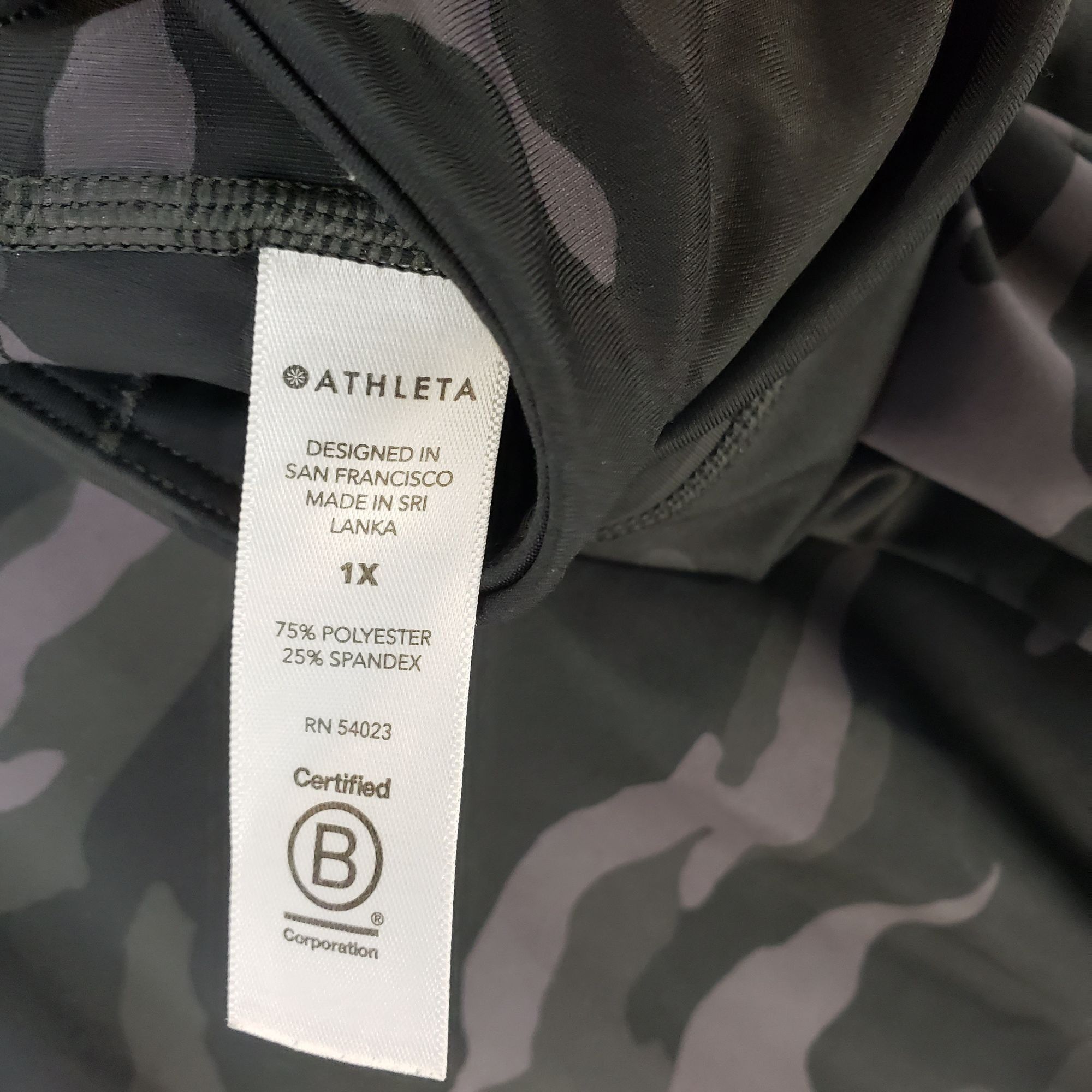 Athleta Athleta Ultimate Camo 7/8 Tights High-Waisted Stretch Size 38" / US 16 / IT 52 - 10 Thumbnail