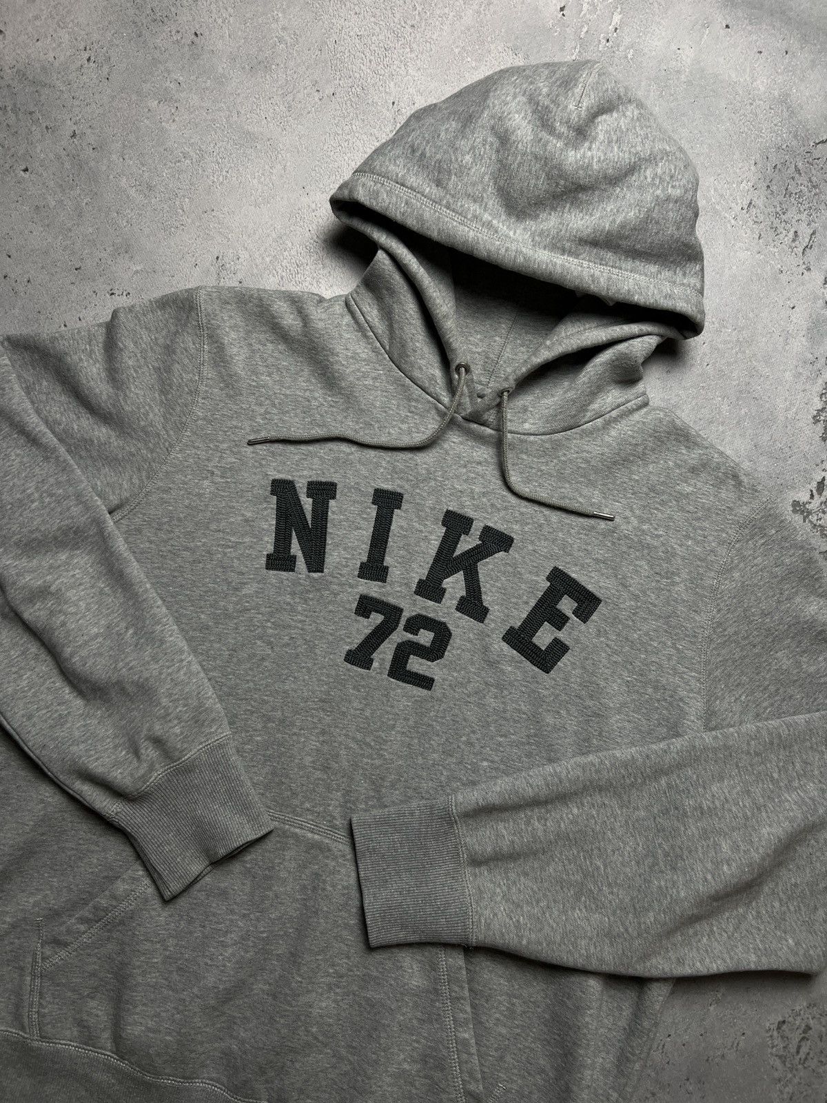 Nike Hoodie Nike Vintage center logo swoosh hype fit Travis Style Size US XL / EU 56 / 4 - 1 Thumbnail