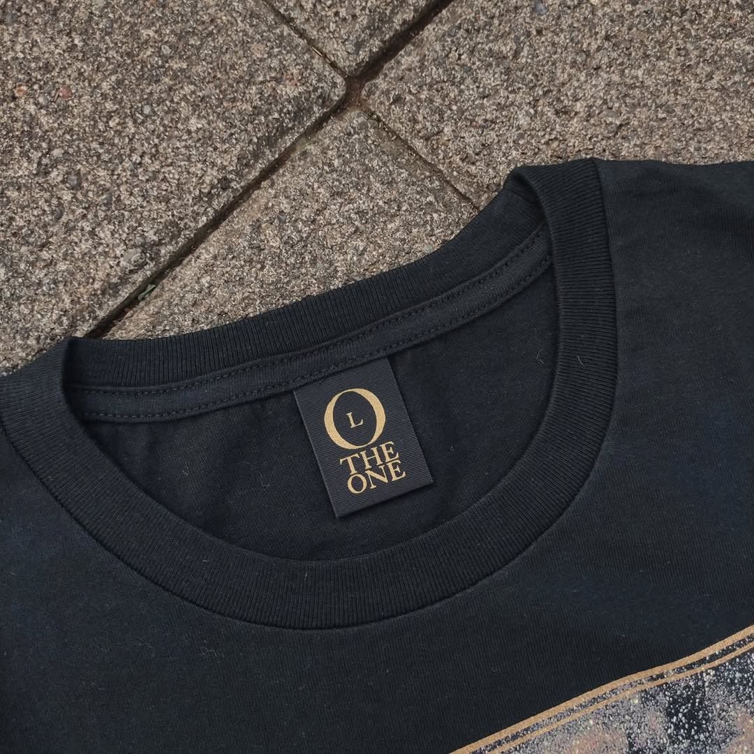 Band Tees BABYMETAL The One 2023 Gold Version Tee Size US L / EU 52-54 / 3 - 4 Thumbnail