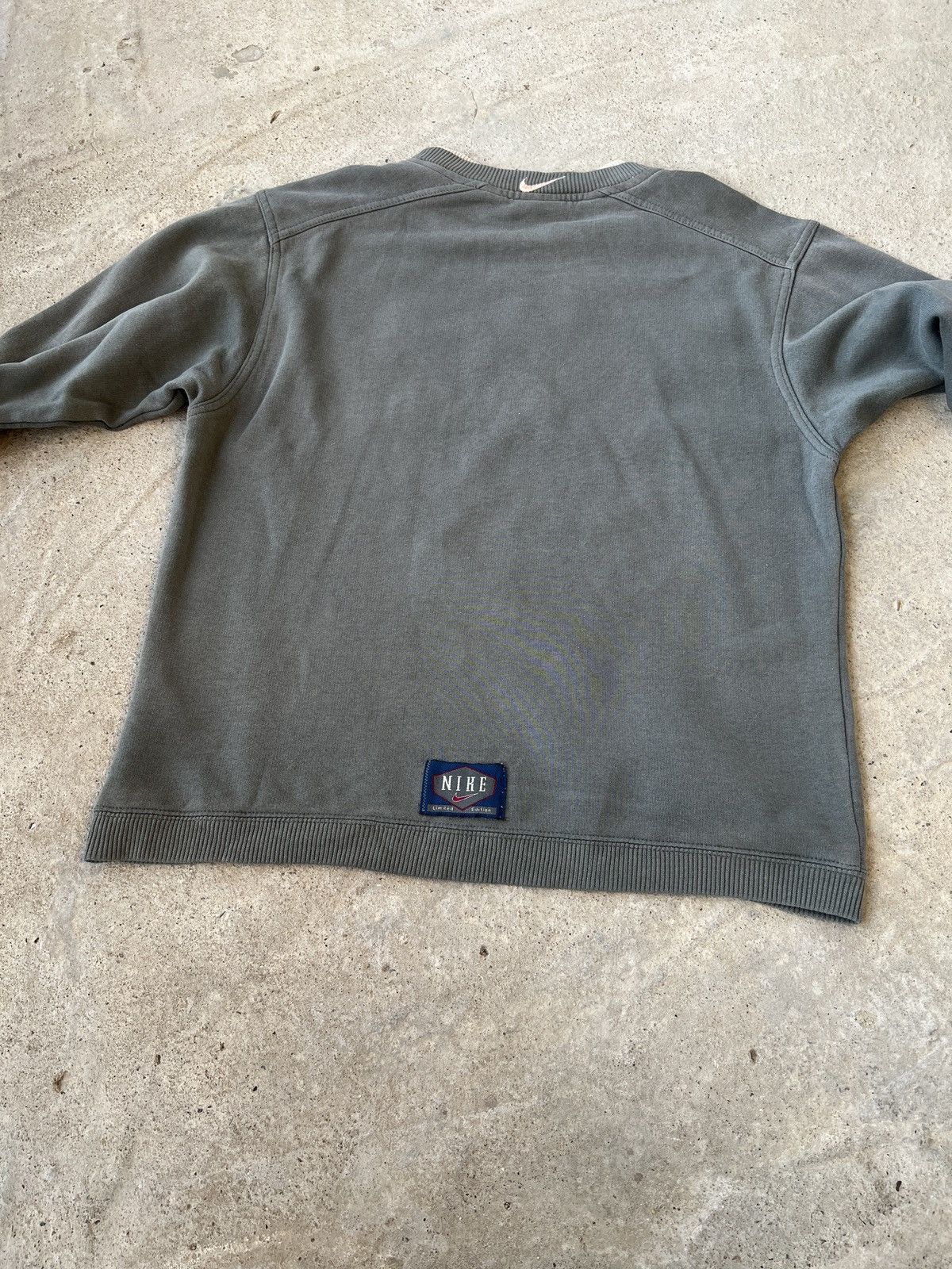 Nike Vintage Nike Limited Edition Junior Sweatshirt Size US XS / EU 42 / 0 - 4 Thumbnail