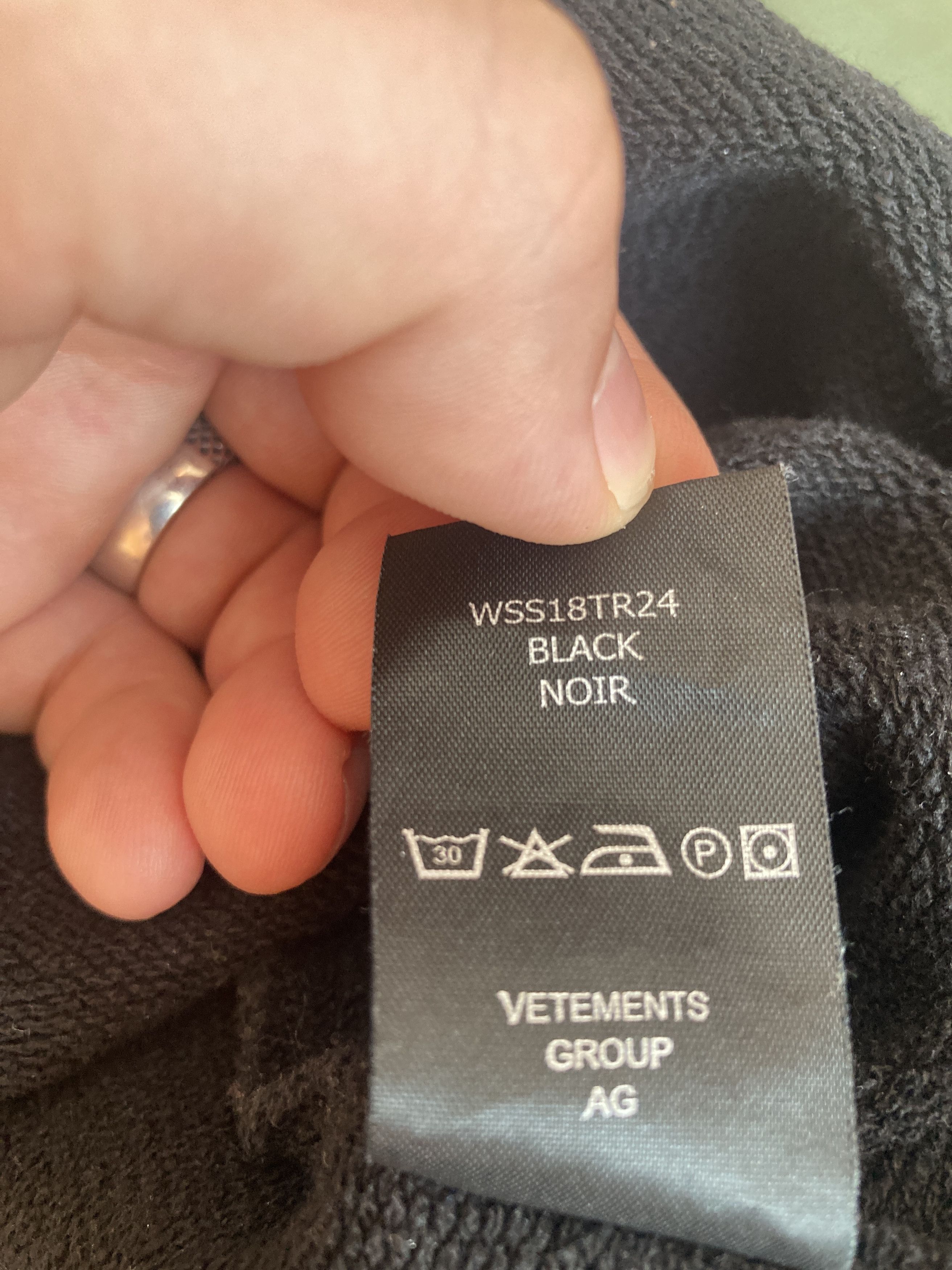 Vetements Vetements x Tommy Hilfiger Hoodie 2018 Size US M / EU 48-50 / 2 - 5 Thumbnail