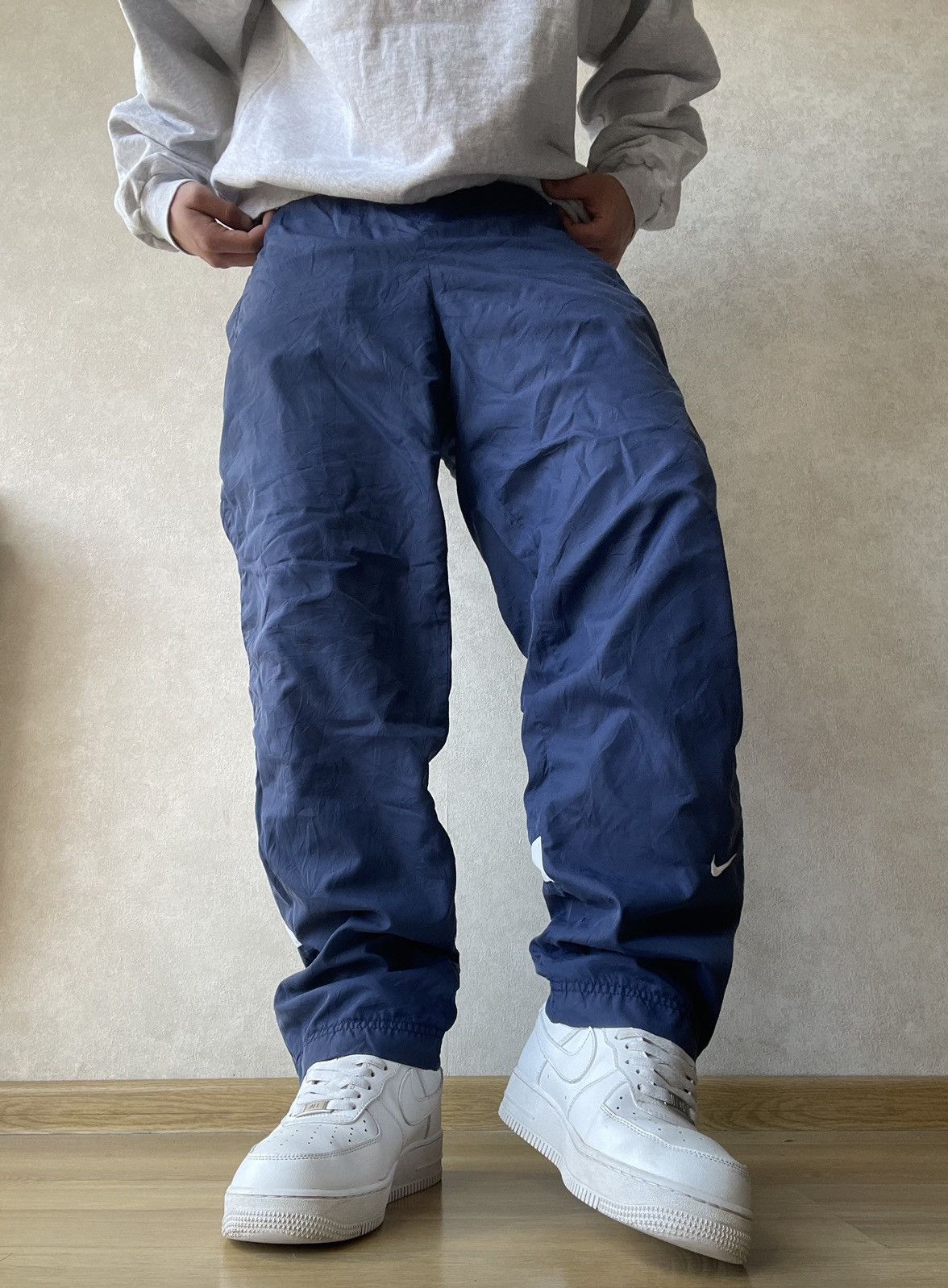 Nike Vintage Nike Swoosh Baggy Parachute Nylon Track Pants Size S Size US 30 / EU 46 - 4 Thumbnail
