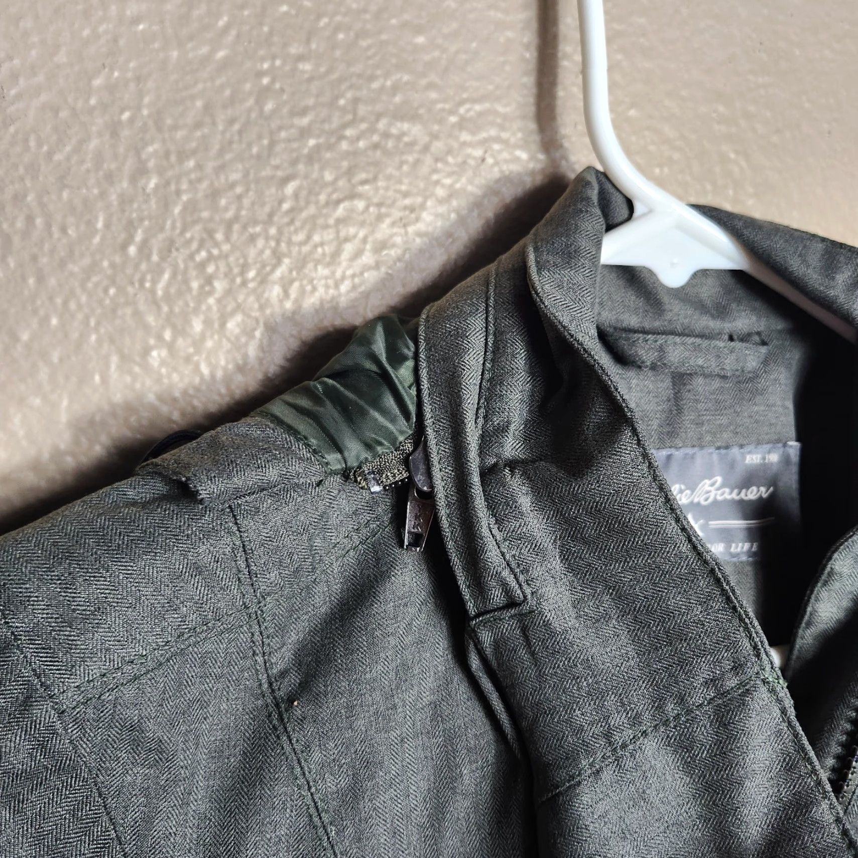 Eddie Bauer Eddie Bauer Womens Green Girl on the Go Waterproof Trench Coat XS Coat Womens Green Girl on the Go Waterproof Trench Coat SAXS? Size XS / US 0-2 / IT 36-38 - 4 Thumbnail