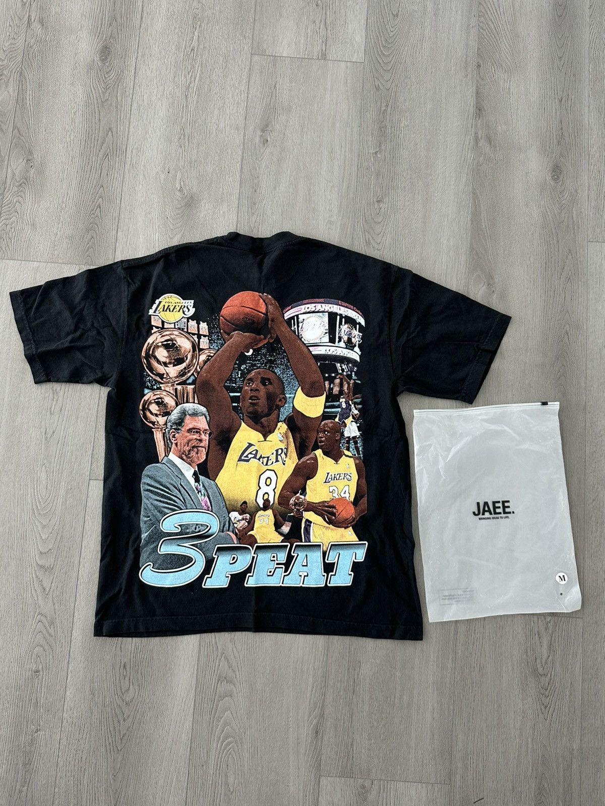 JAEE lakers 3peat championship tee Size US M / EU 48-50 / 2 - 2 Thumbnail