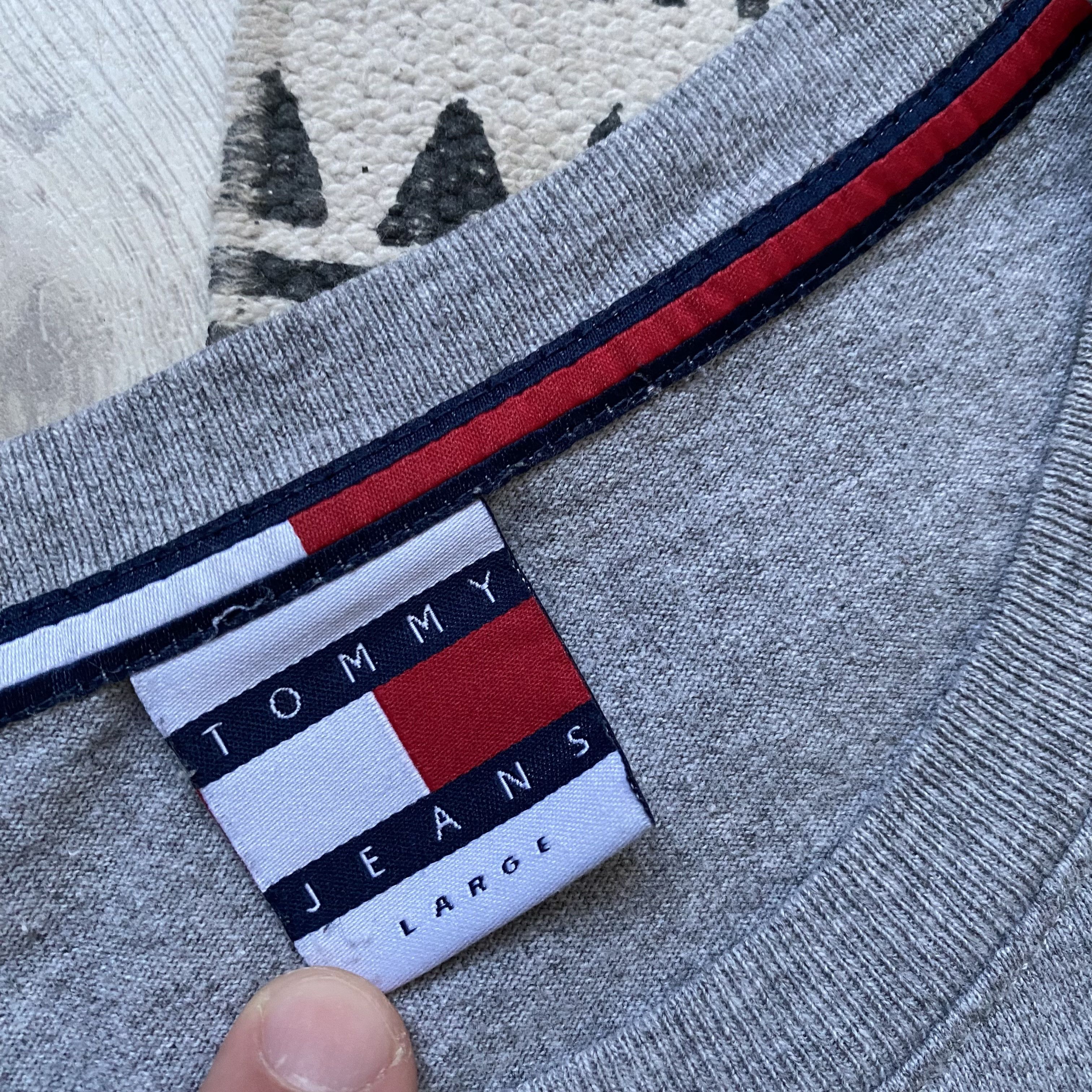 Tommy Hilfiger 🇺🇸 Vintage Tommy Hilfiger USA Flag Logo Longsleeve Size US L / EU 52-54 / 3 - 7 Thumbnail