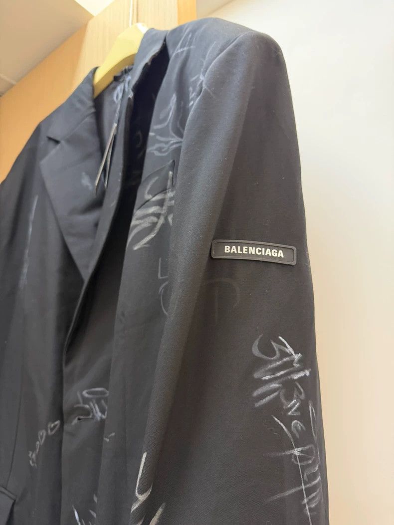 Balenciaga Balenciaga Graffiti Distressed Sleeve Patch Logo Suit Jack Size US S / EU 44-46 / 1 - 2 Thumbnail