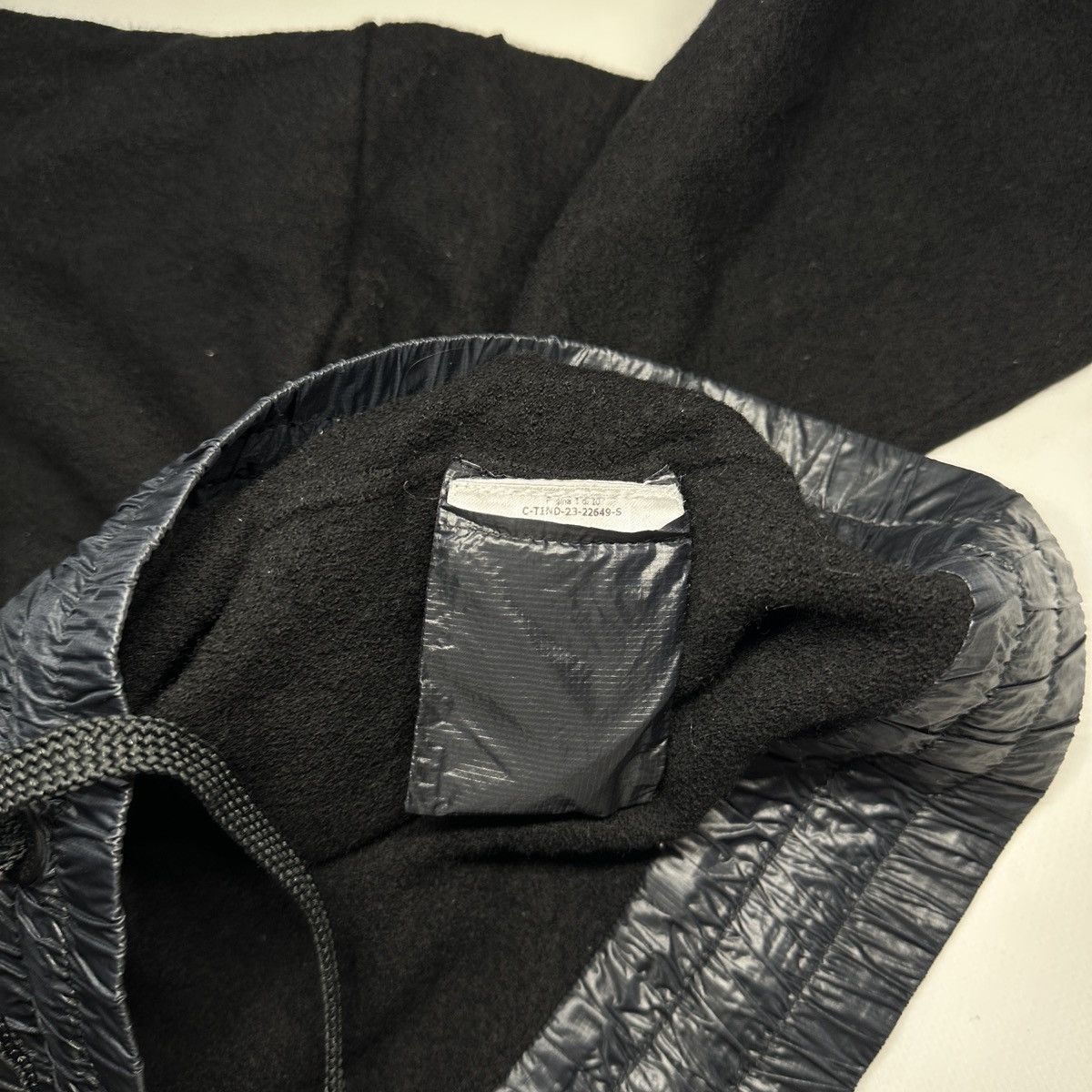 Moncler Moncler Turtleneck Sweater Drawstring Patch Size S Size S / US 4 / IT 40 - 12 Thumbnail