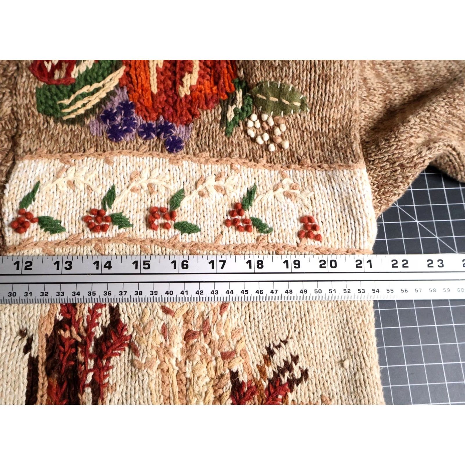 Vintage VINTAGE Heirloom Collectibles Cardigan Women’s Medium Beige Embroidered Autumn Harvest Knit Sweater Size M / US 6-8 / IT 42-44 - 5 Thumbnail