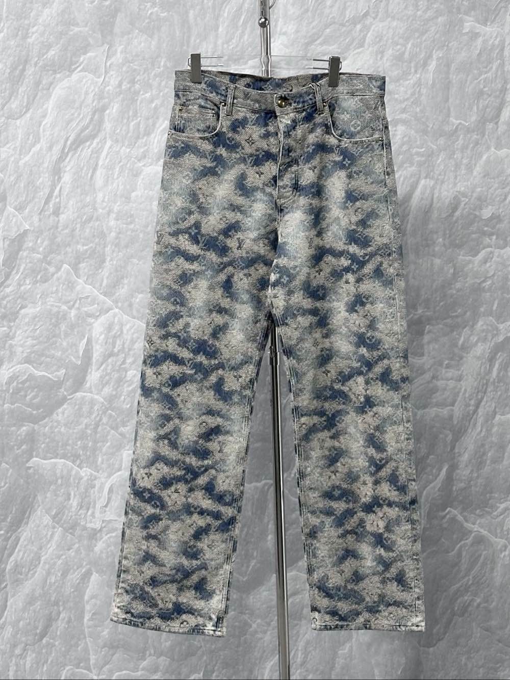 Louis Vuitton Louis Vuitton Monogram Denim Jeans Size 32 Size US 32 / EU 48 - 1 Thumbnail