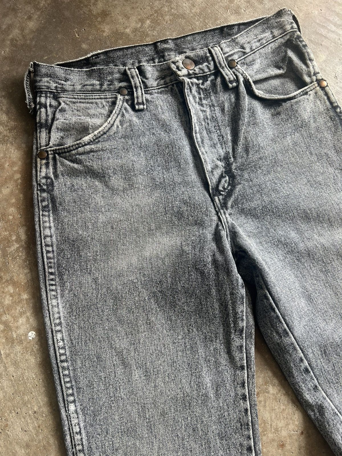 Wrangler VINTAGE WRANGLER GALACTIC WASH DISTRESSED DENIM JEANS Size US 28 / EU 44 - 3 Thumbnail