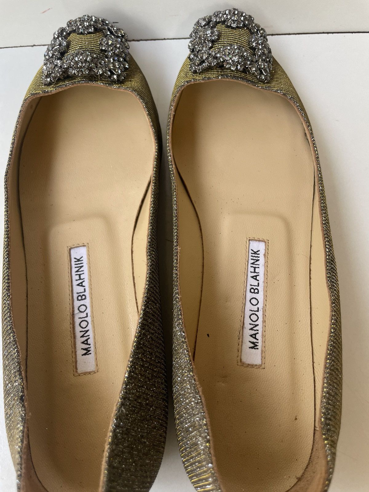 Manolo Blahnik Manolo Blahnik Hangisi Jeweled Glitter Silver Flats EUR 38 Size US 8 / IT 38 - 15 Thumbnail