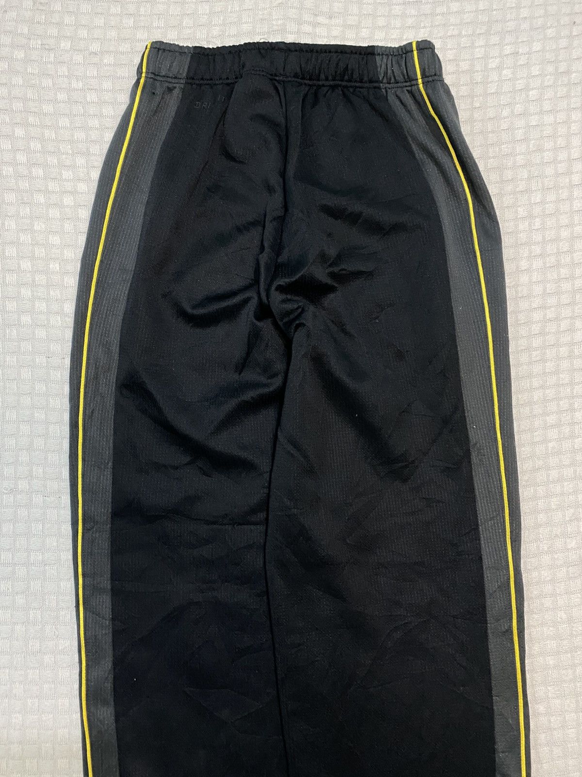 Carhartt Wip × Nike VINTAGE NIKE 90S BAGGY NYLON WIDE LEG SWOOSH TRACK PANTS Y2K Size US 30 / EU 46 - 9 Thumbnail