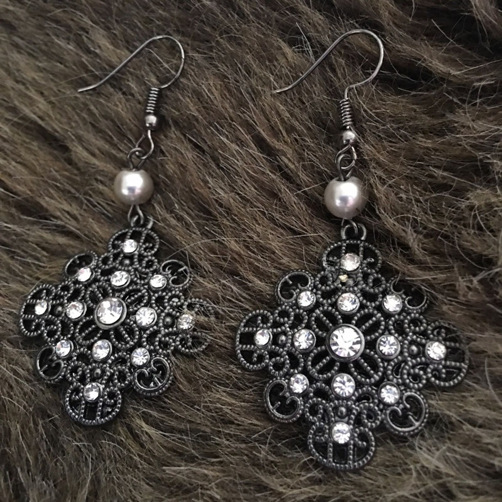 Jewelry Dark chrome rhinestone filigree dangle earrings Size ONE SIZE - 4 Thumbnail