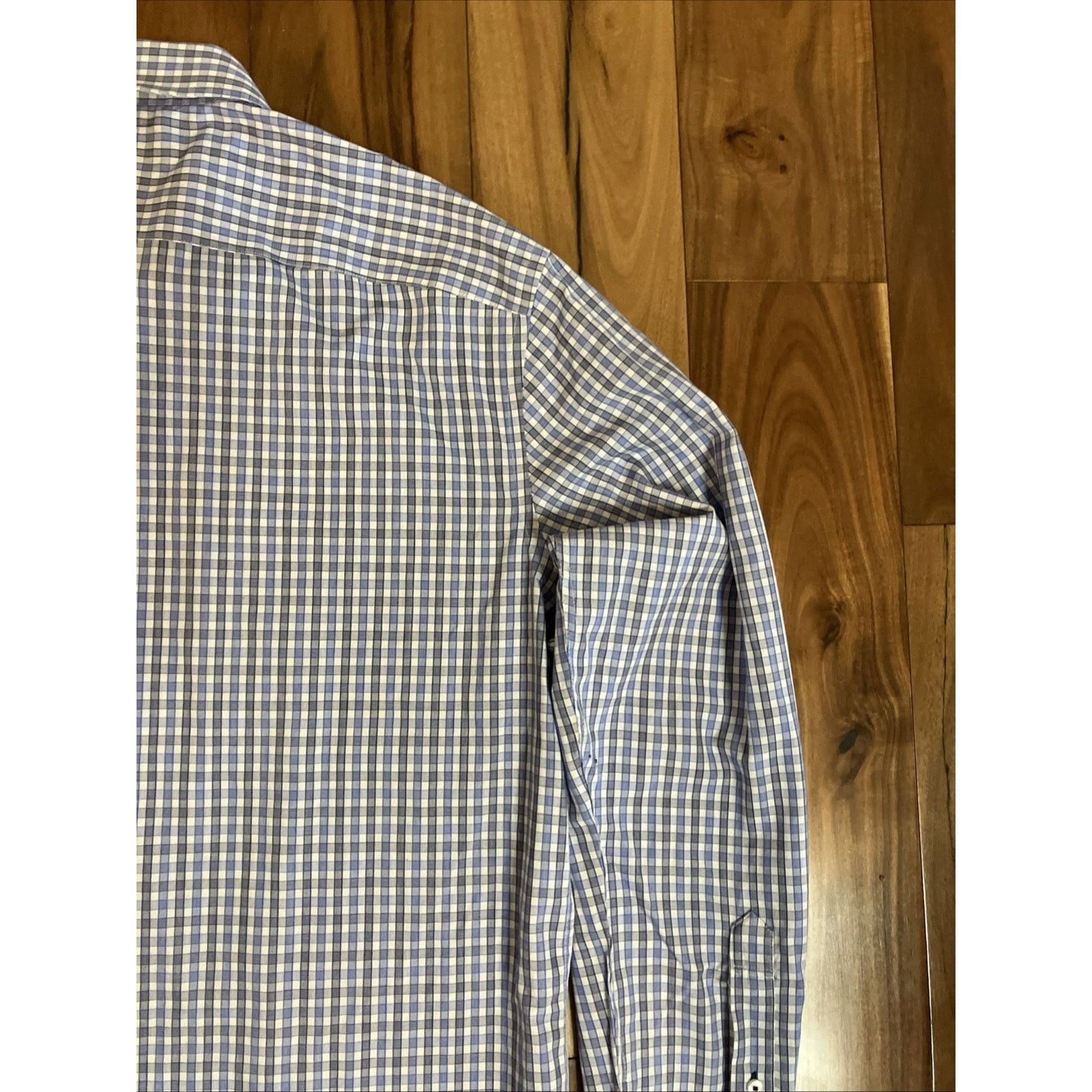 UNTUCKit UNTUCKit Shirt Mens Medium REGULAR Fit Wrinkle Free Button Size US M / EU 48-50 / 2 - 21 Thumbnail