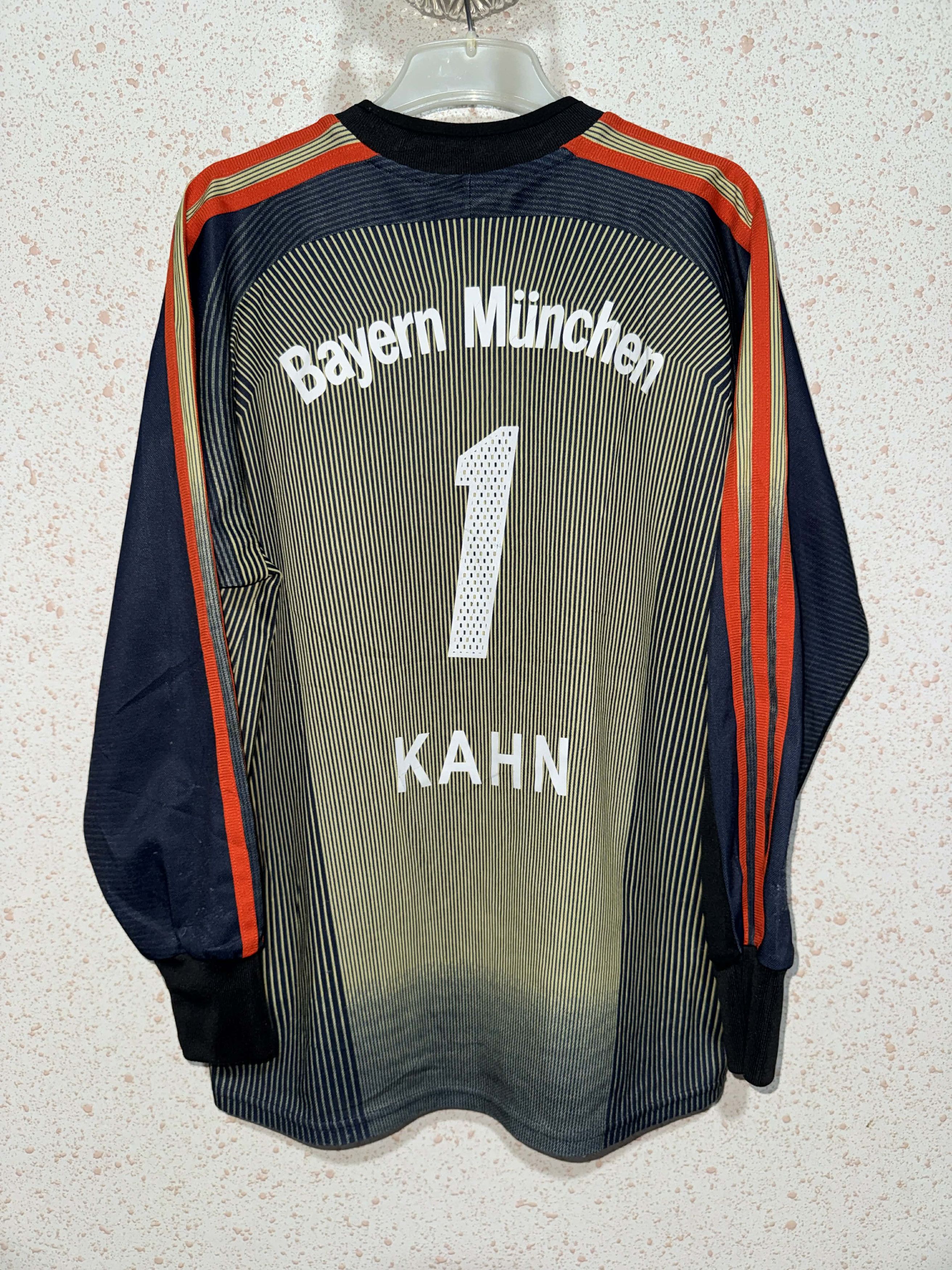 Adidas Bayern Munich 2003/04 Home Shirt - Kahn #1 Size US S / EU 44-46 / 1 - 2 Thumbnail