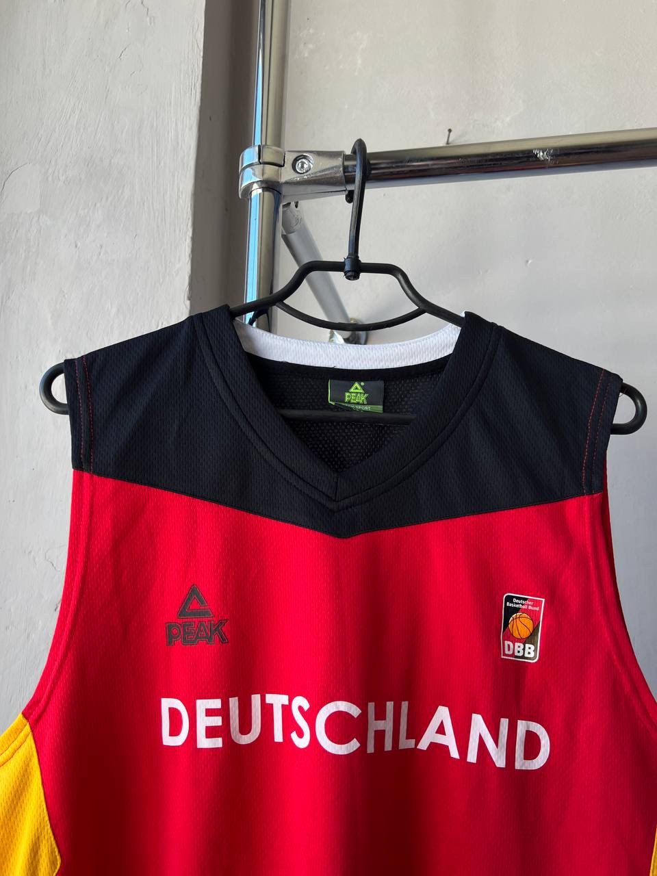 Sports Specialties 2024/25 DBB DEUTSCHLAND GERMANY TEAM PEAK BASKETBALL JERSEY Size US S / EU 44-46 / 1 - 3 Thumbnail