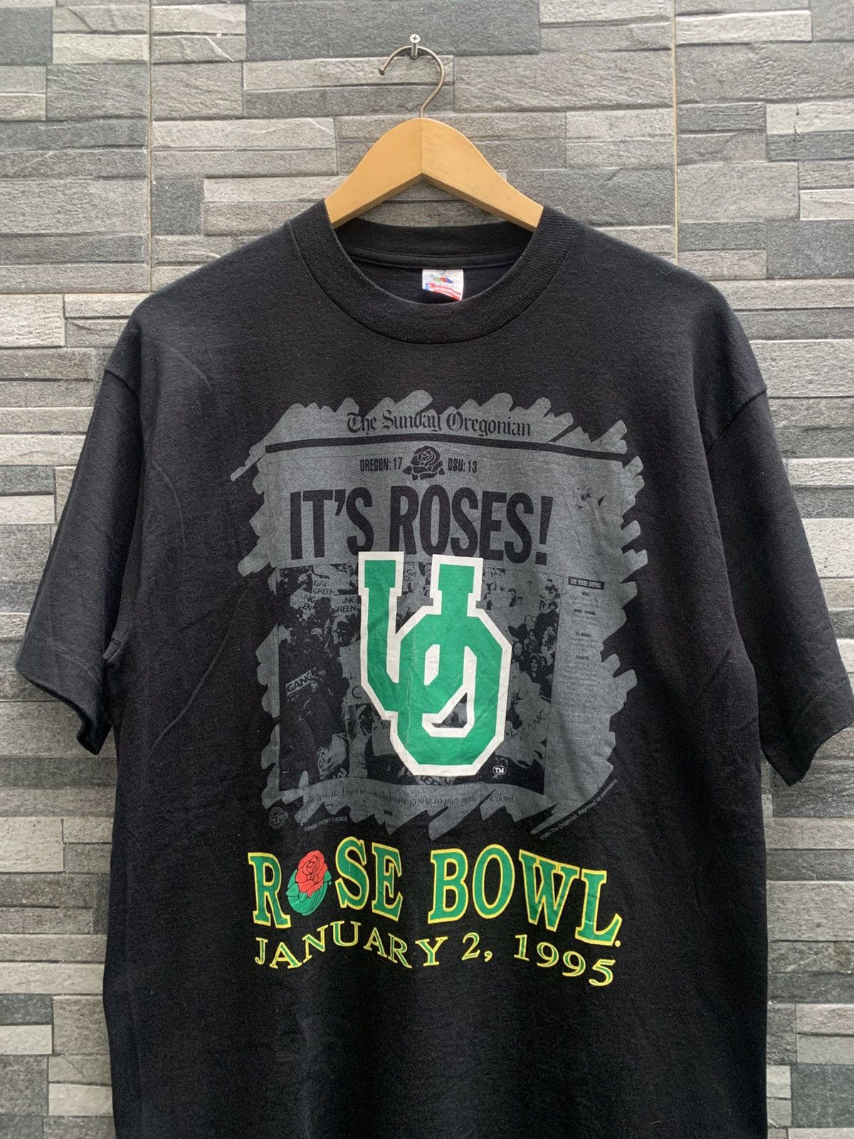 Fruit Of The Loom Vintage 1995 OREGON DUCKS Rose Bowl Size US L / EU 52-54 / 3 - 1 Thumbnail